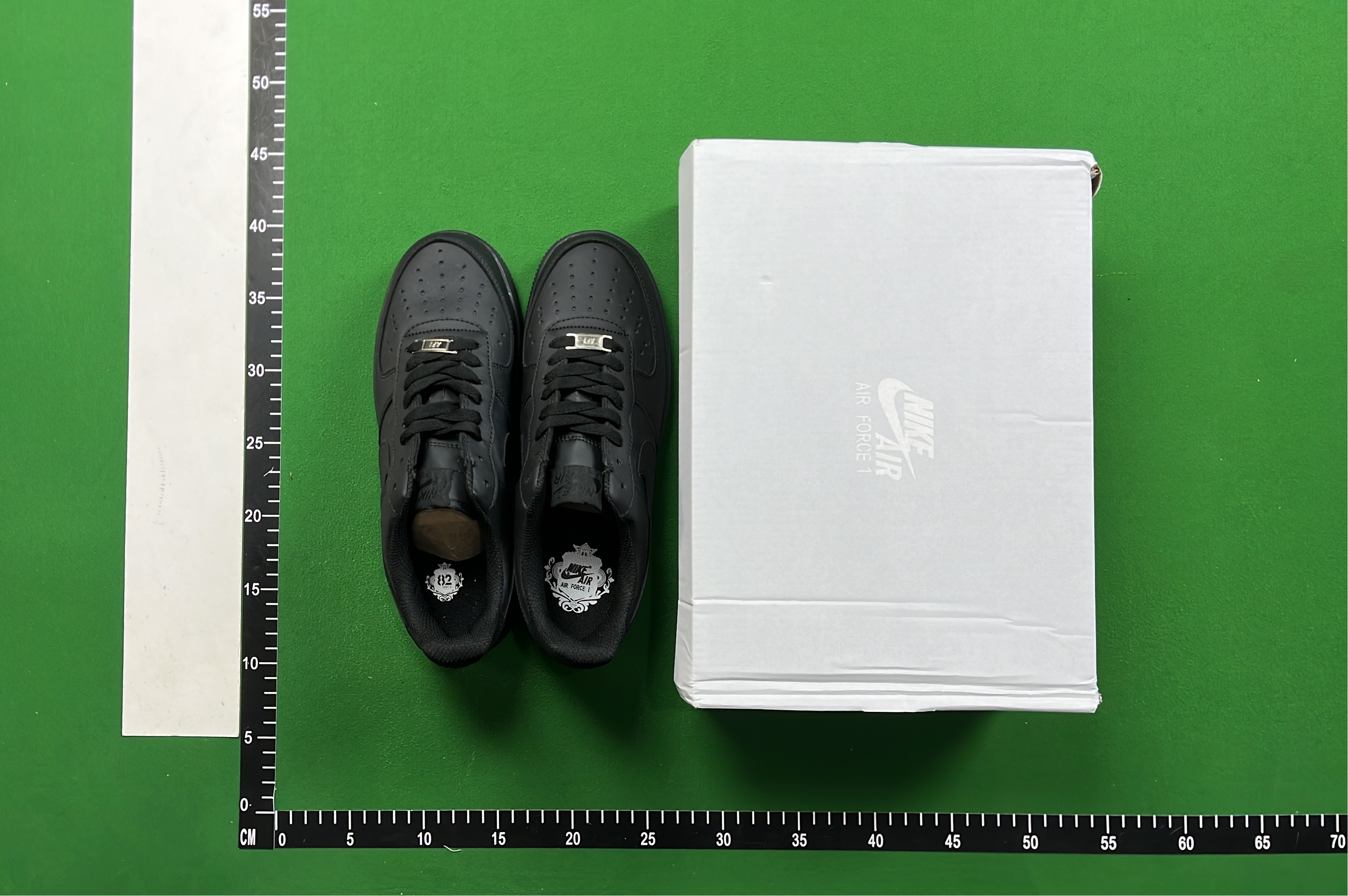 Nike Air Force 1 Low Supreme Collaboration Sneakers