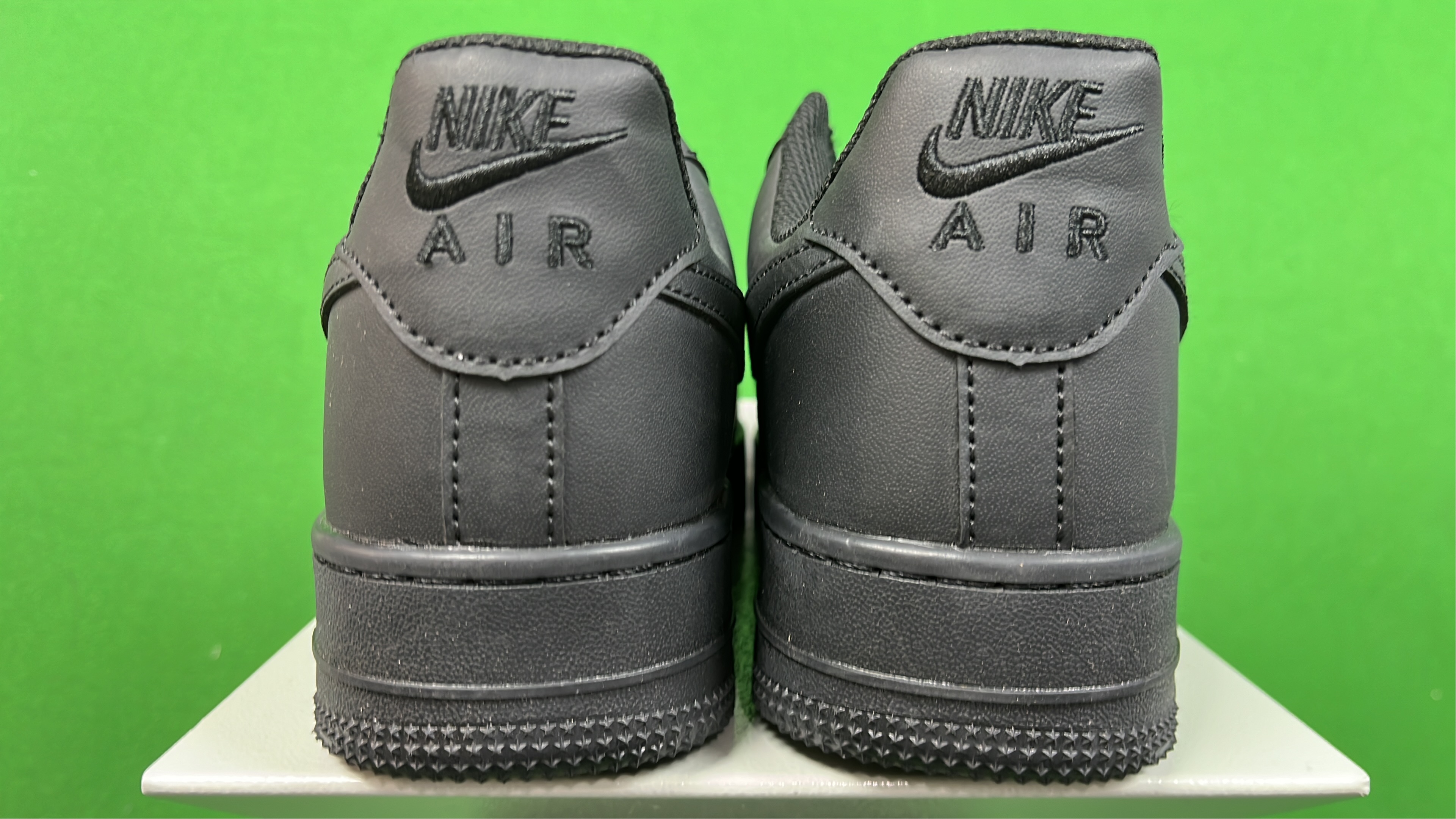 Nike Air Force 1 Low Supreme Collaboration Sneakers