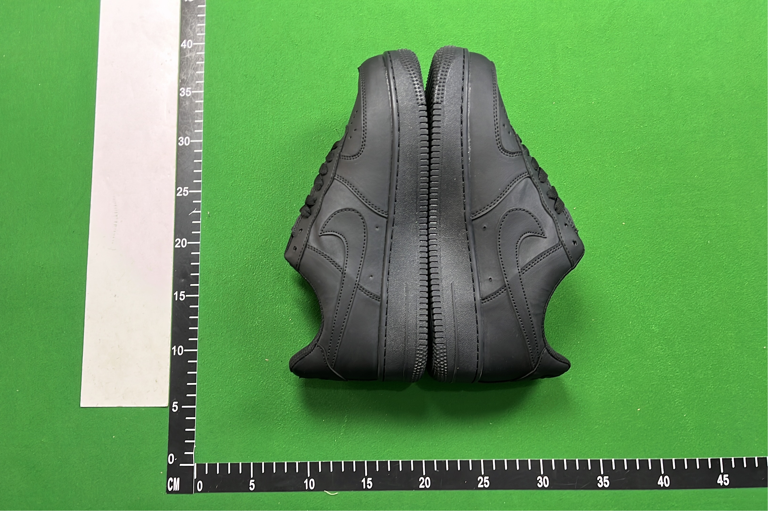 Nike Air Force 1 Low Supreme Collaboration Sneakers
