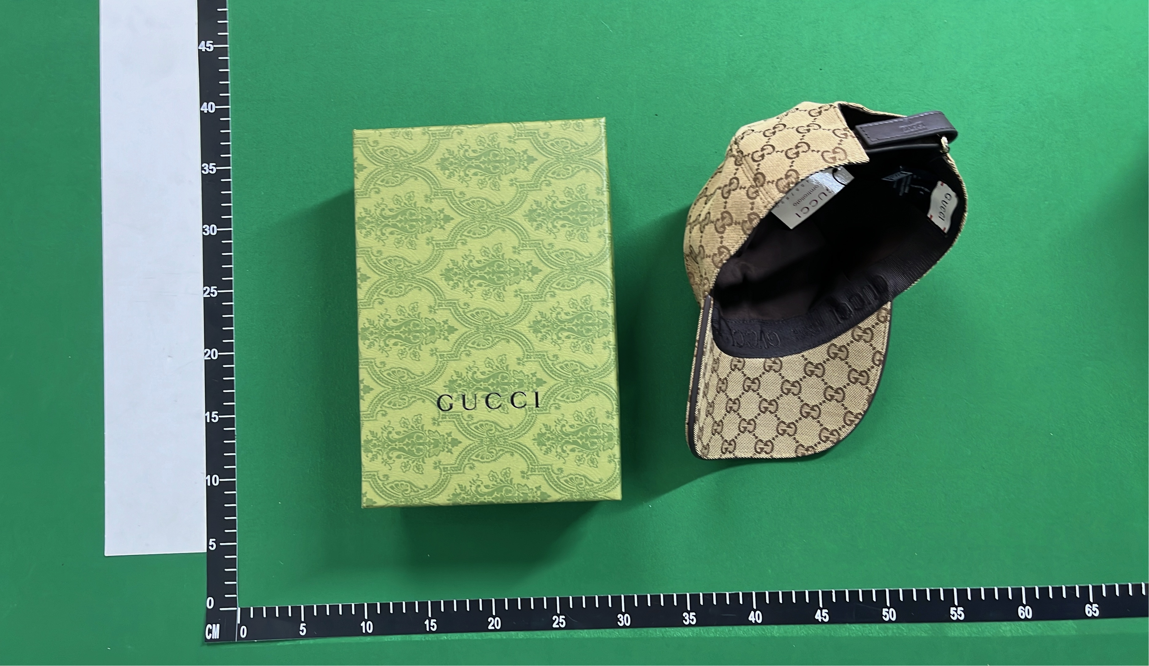 Gucci GG Supreme Baseball Cap - Classic Logo Design