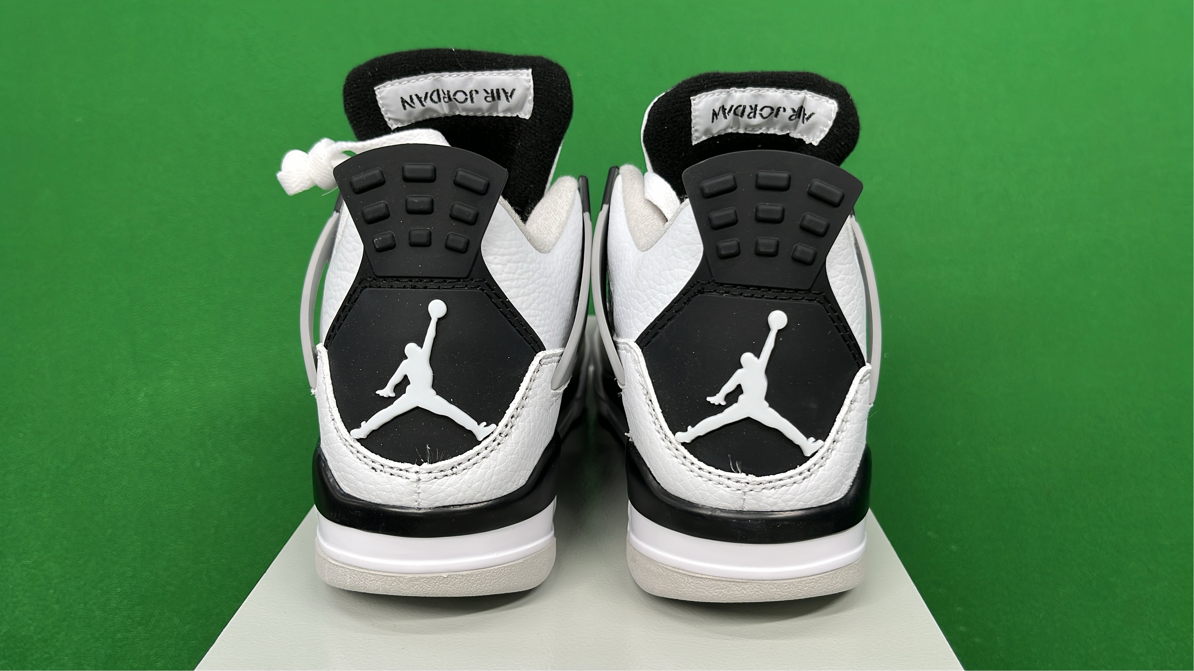 Air Jordan 4 Sneakers - Premium Basketball Shoes for Men