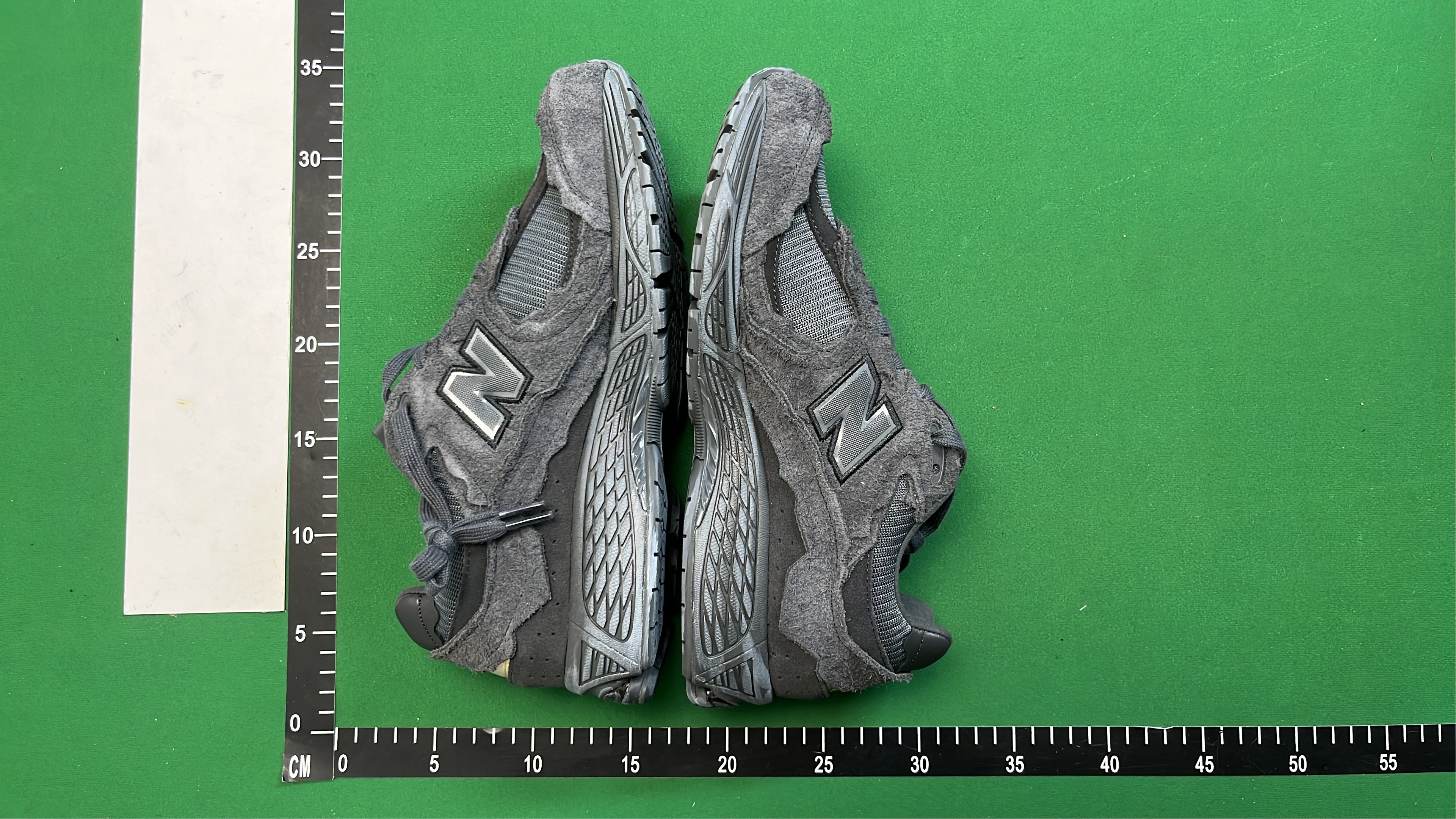 New Balance 2002R Green Black Running Shoes