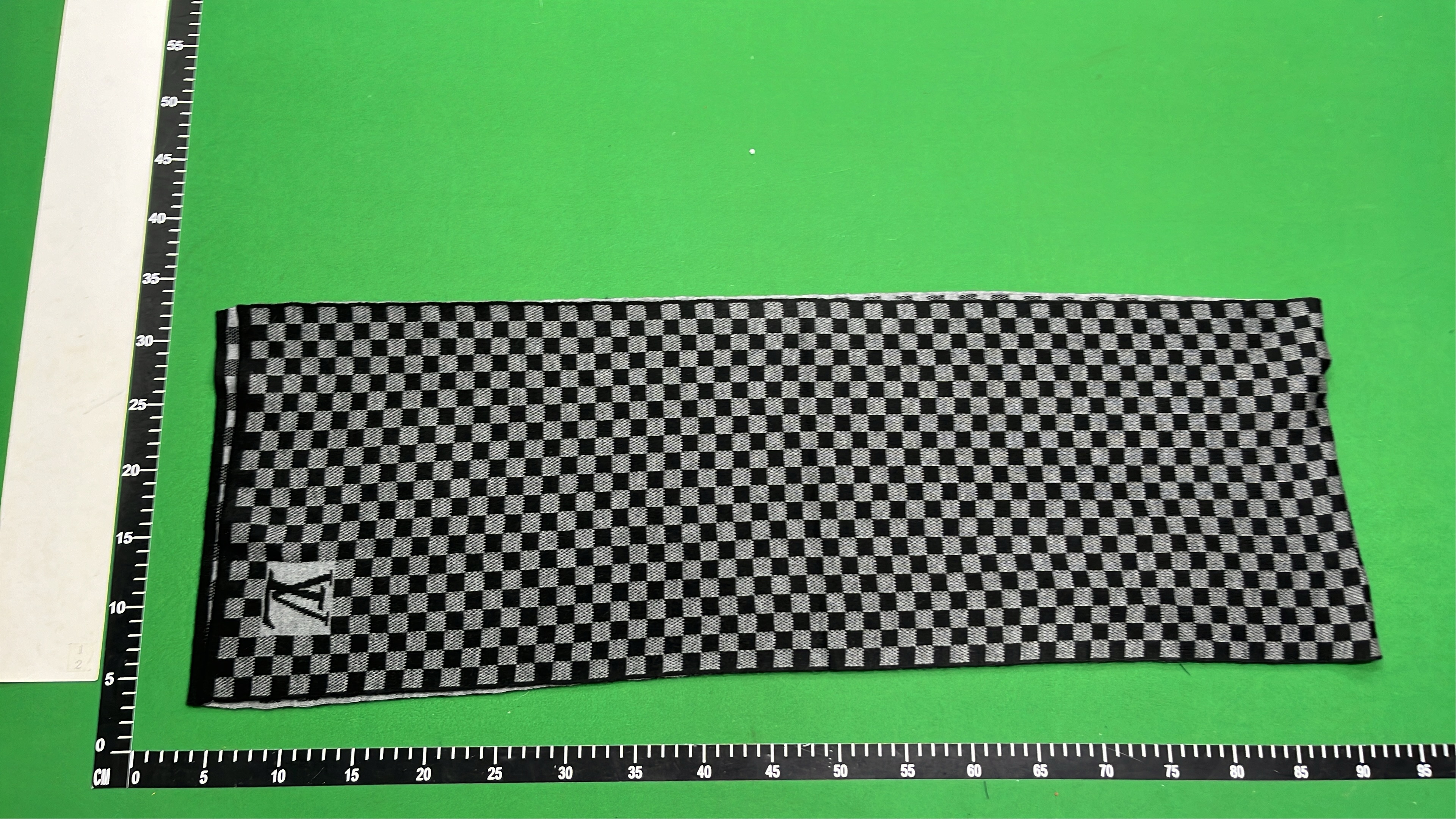 Classic Check Cashmere Scarf for Men and Women