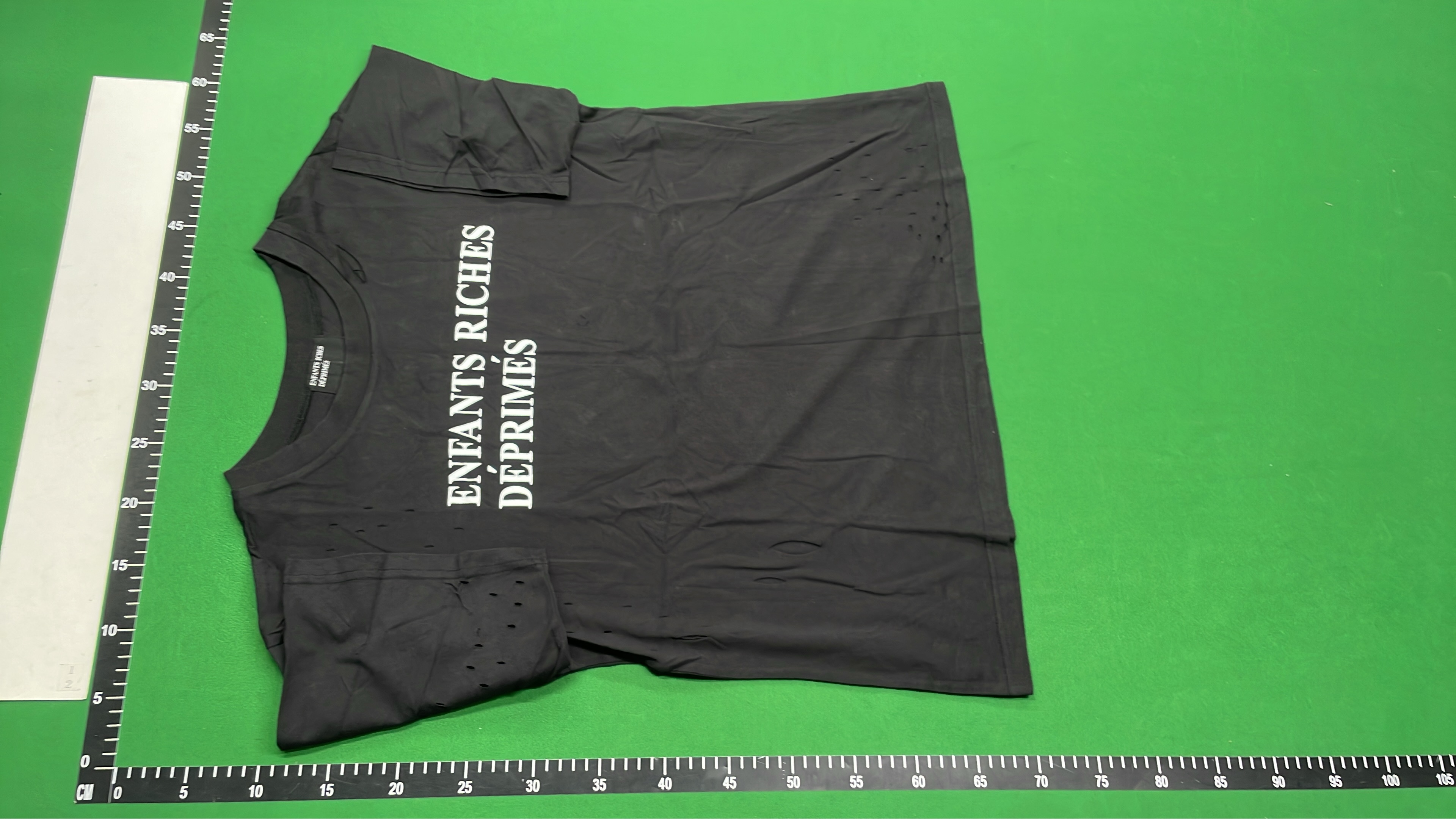 Black T-Shirt with Bold Print - Streetwear Style
