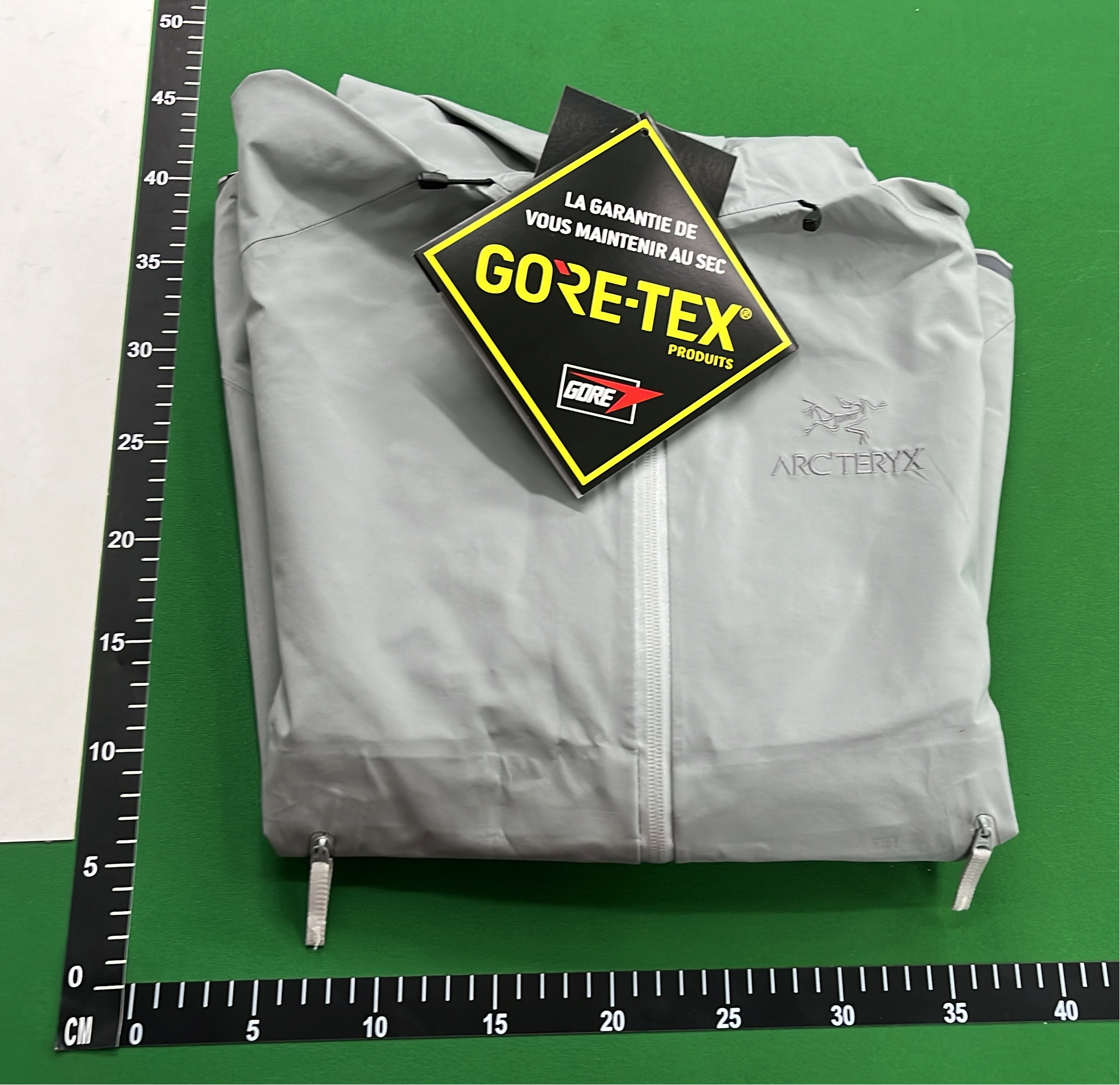 Arc'teryx GORE-TEX Waterproof Hooded Jacket for Outdoor Activities