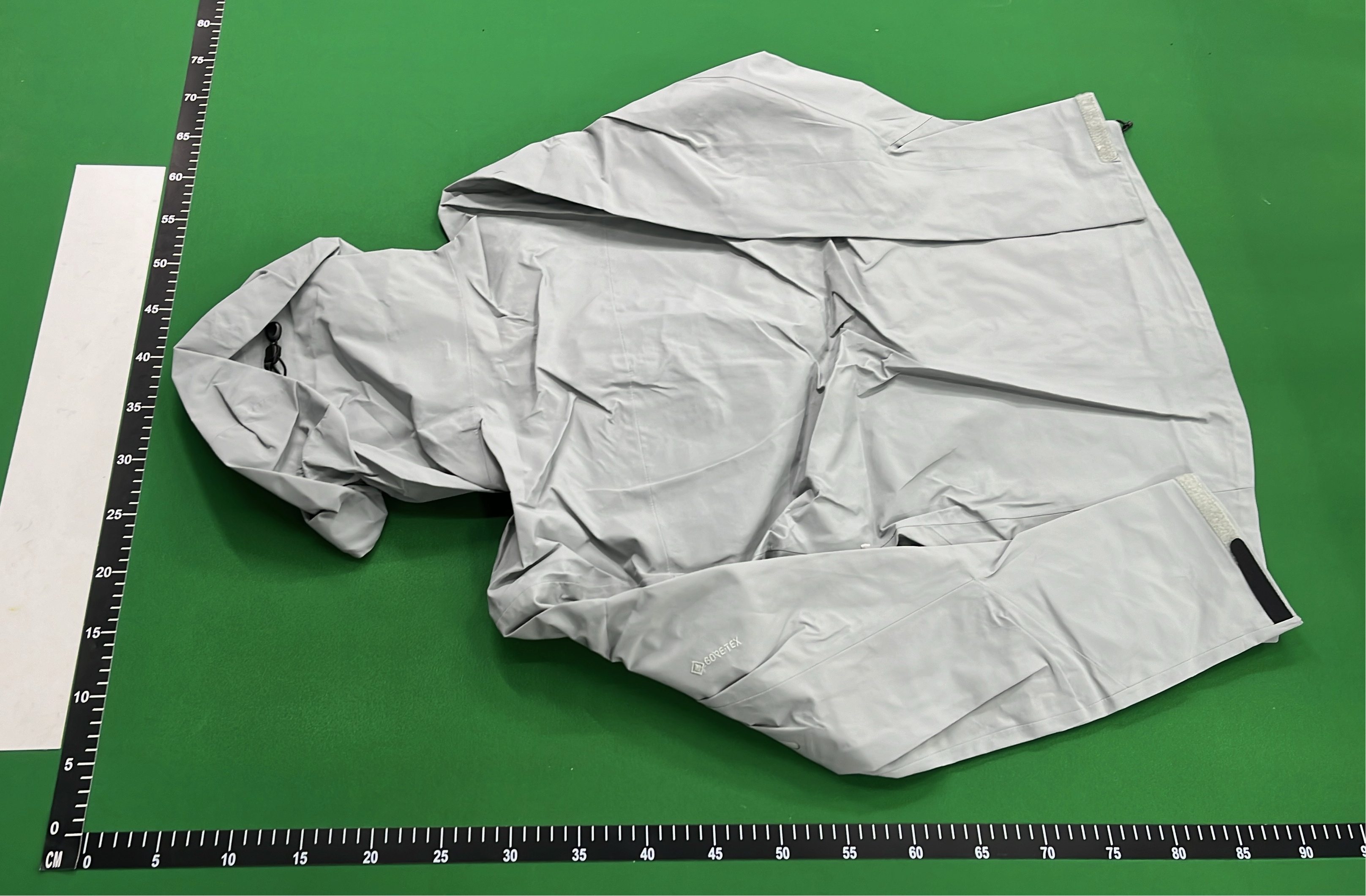 Arc'teryx GORE-TEX Waterproof Hooded Jacket for Outdoor Activities