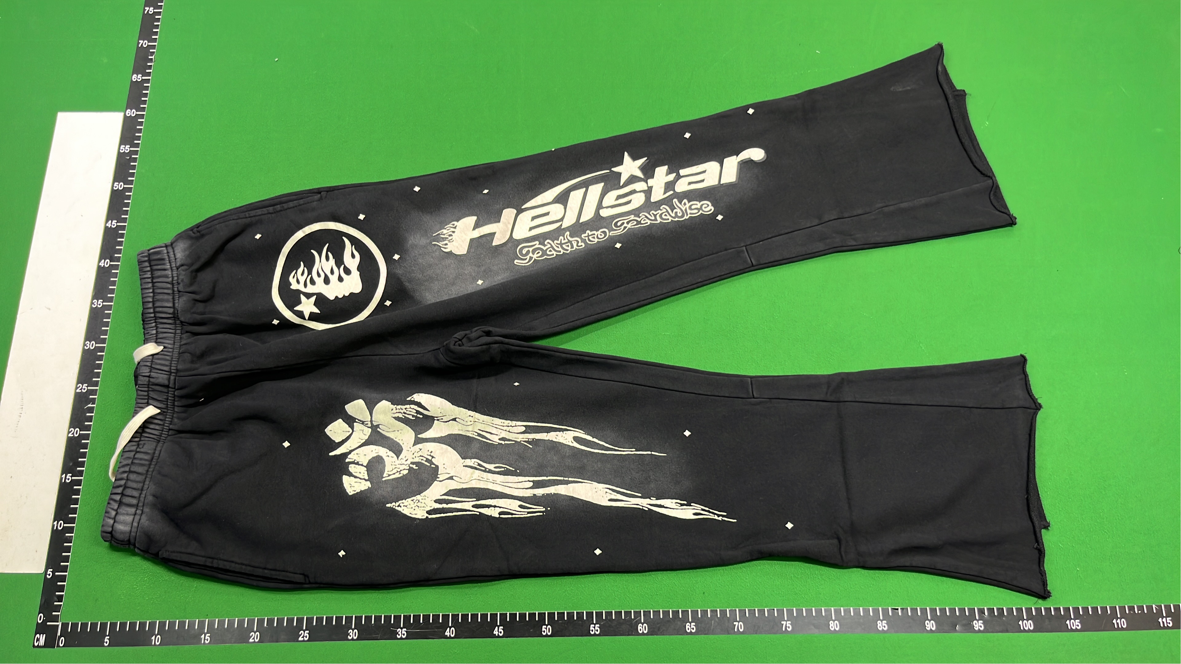 Hellstar Flame Design Hoodie and Pants Set - Stylish Streetwear