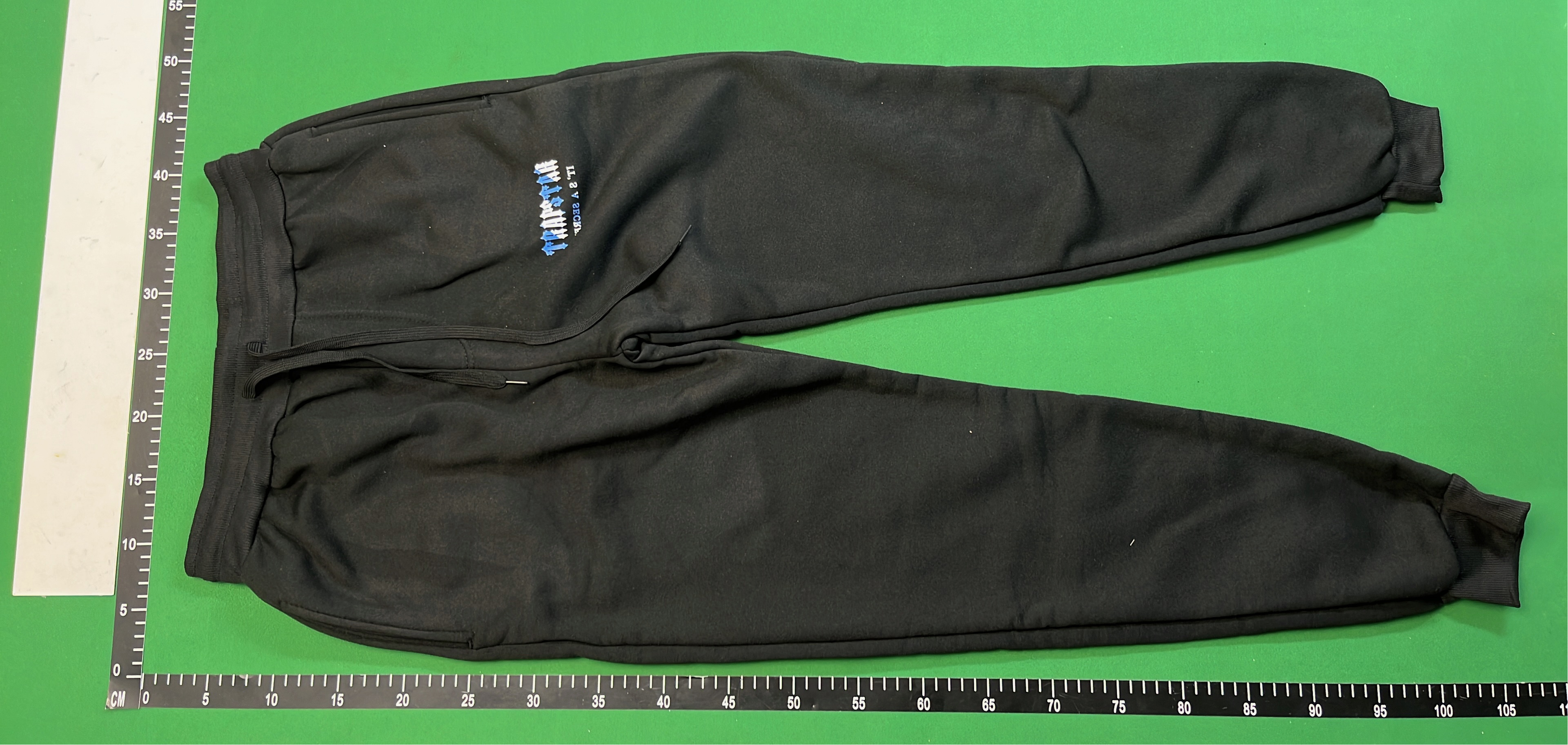 TRAPSTAR Hoodie & Sweatpants Set - Casual Streetwear Outfit for Men and Women
