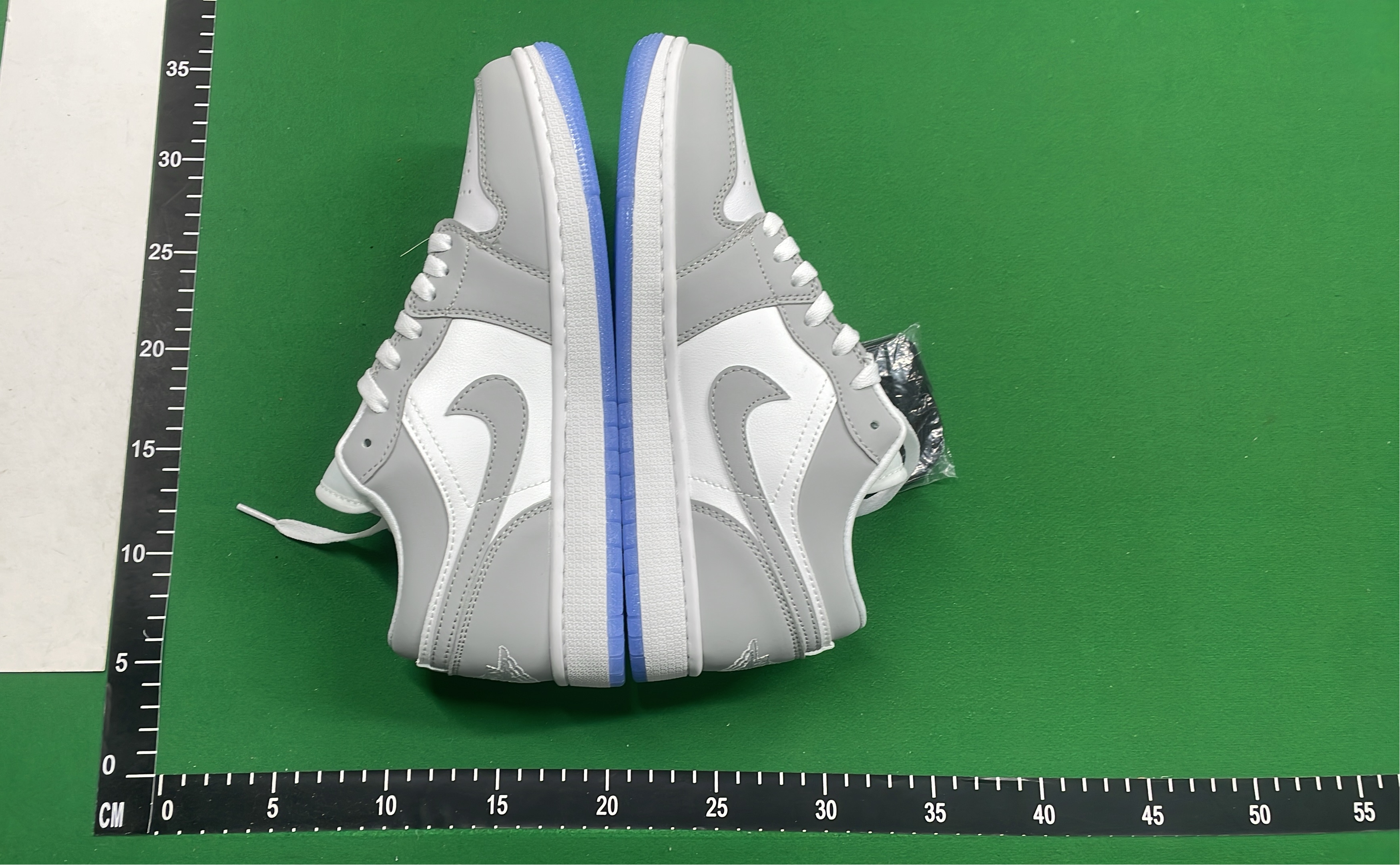 Air Jordan 1 Low Retro Sneakers