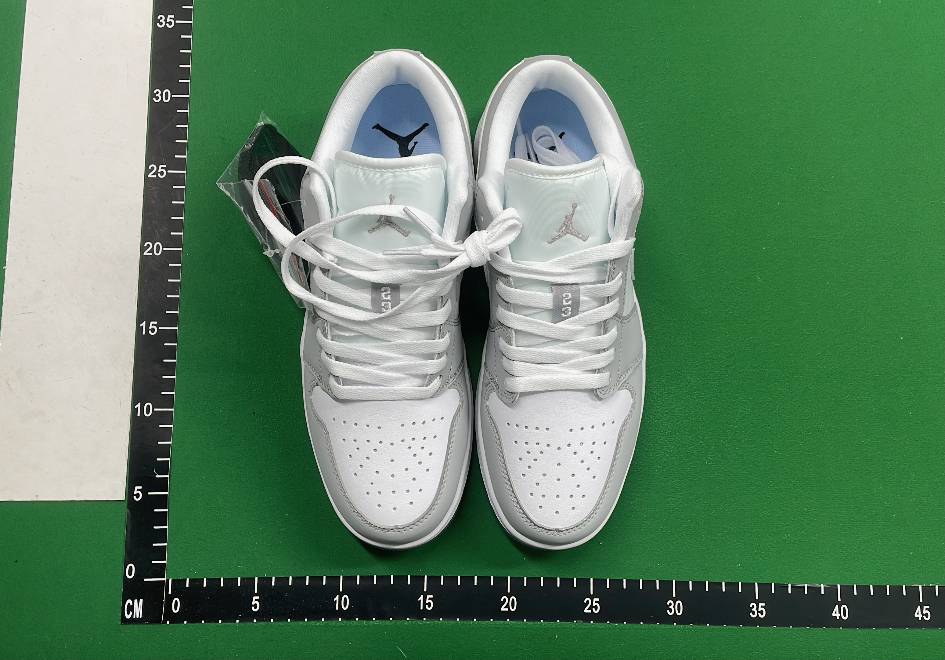 Air Jordan 1 Low Retro Sneakers