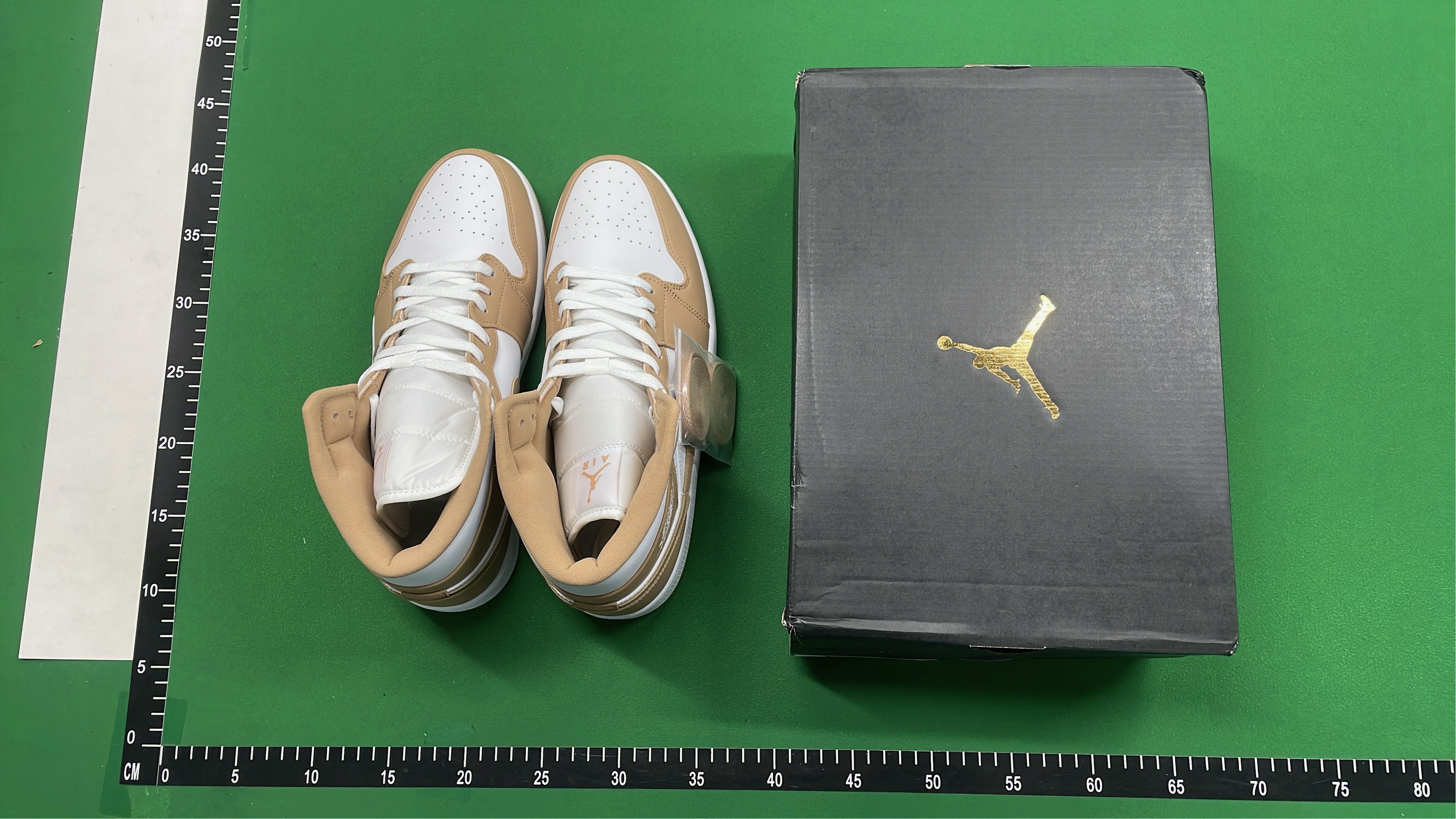 Air Jordan 1 Mid SE White Black Sneakers