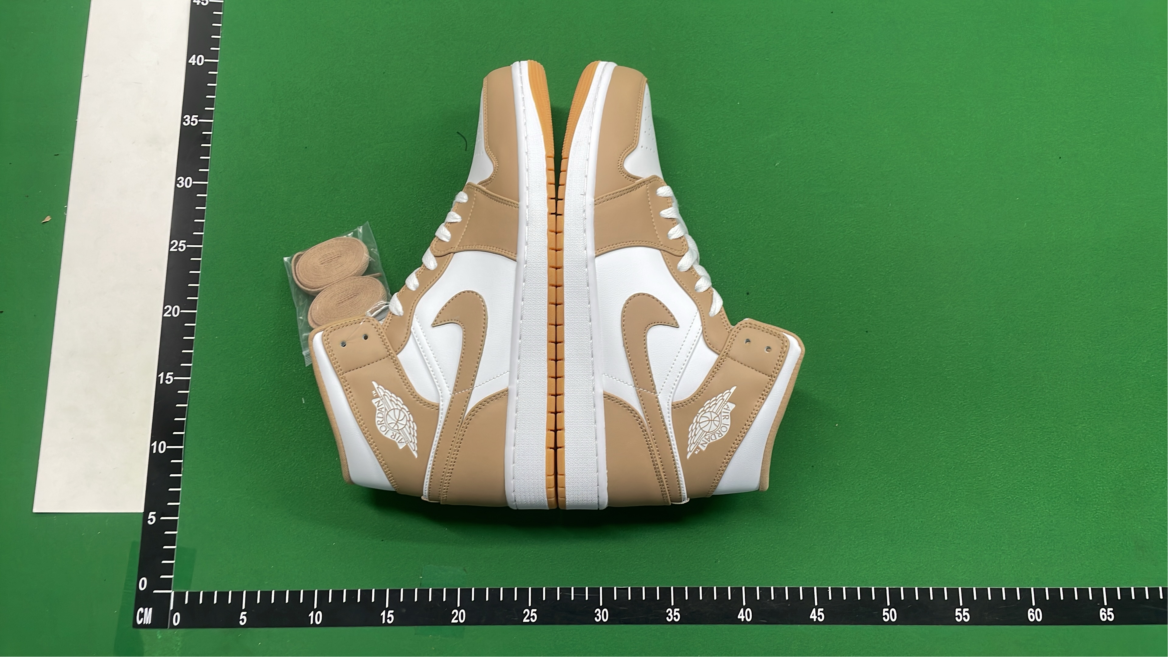 Air Jordan 1 Mid SE White Black Sneakers