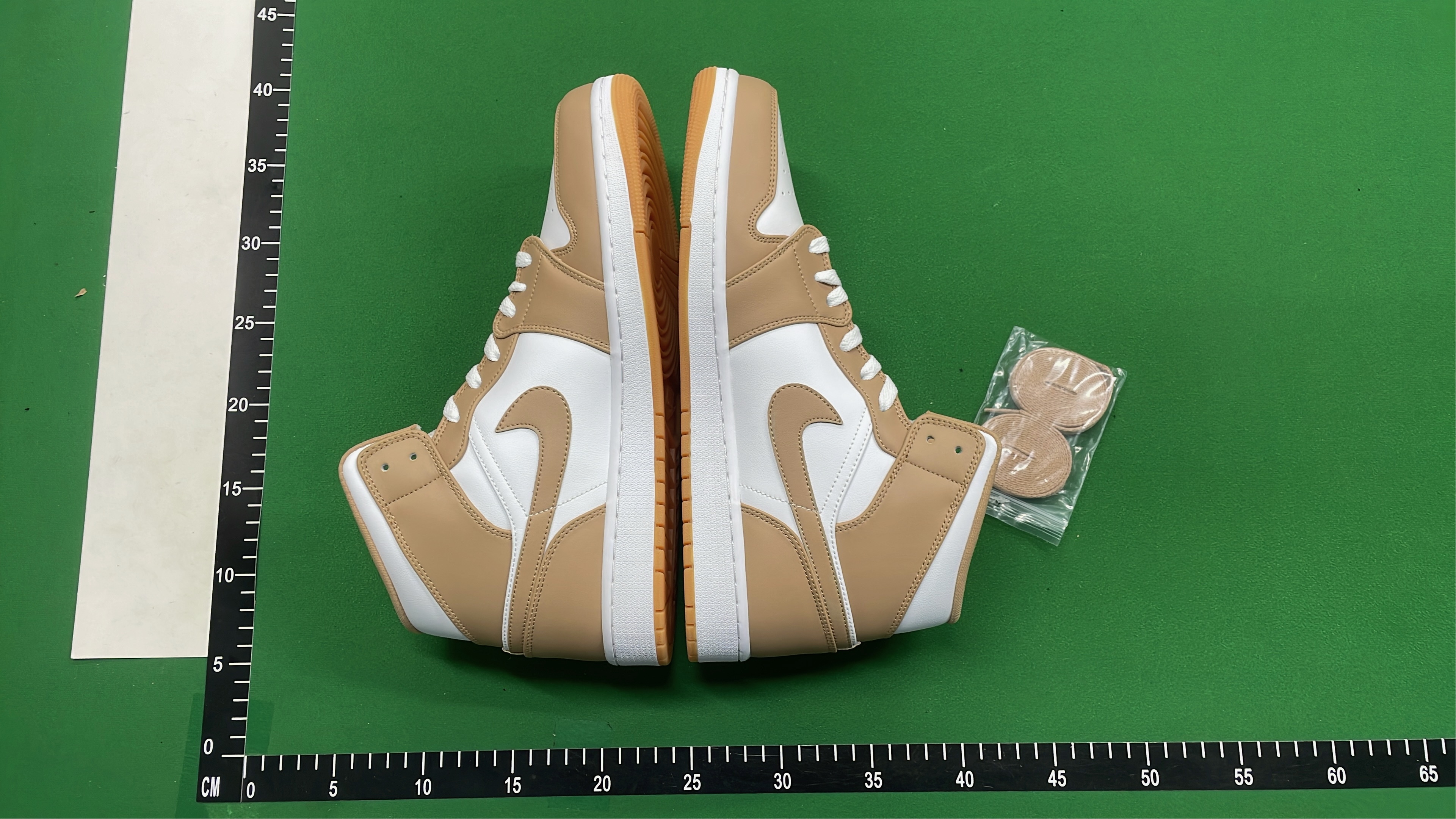 Air Jordan 1 Mid SE White Black Sneakers