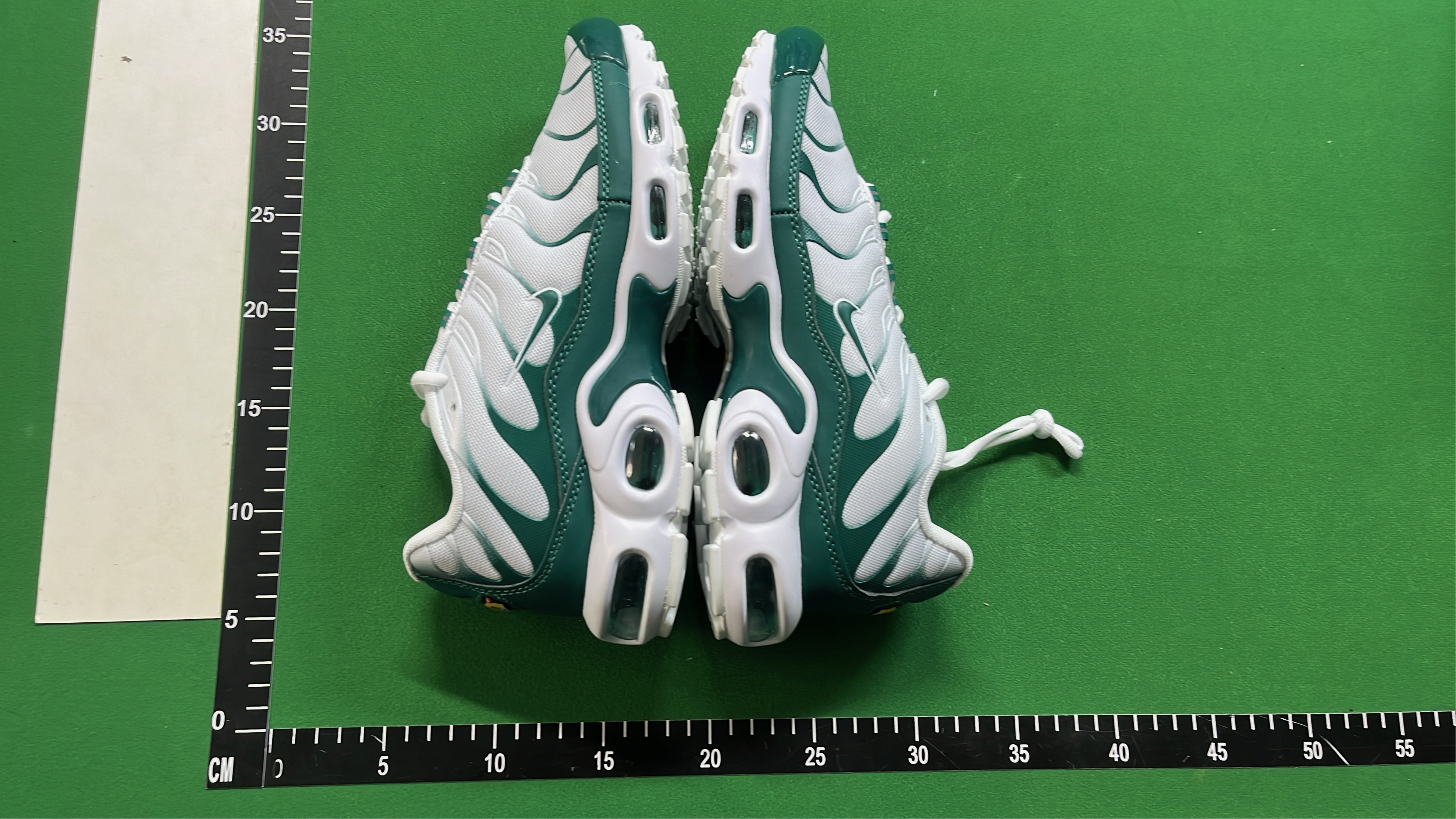 Nike Air Max Tailwind 4 Gradient Sneakers - Men's Running Shoes