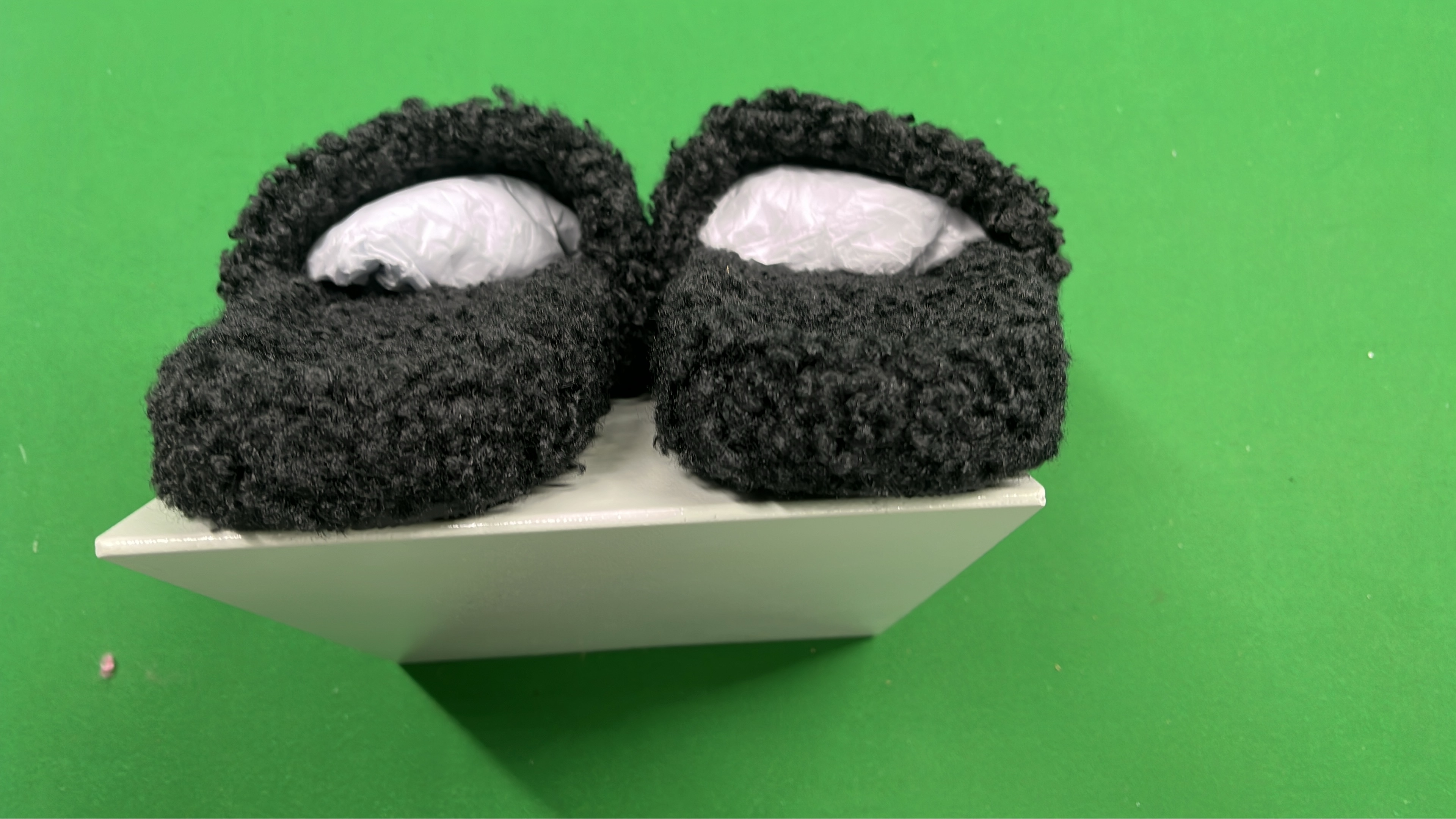Soft Fuzzy Slippers for Men and Women - Comfortable Indoor Wear