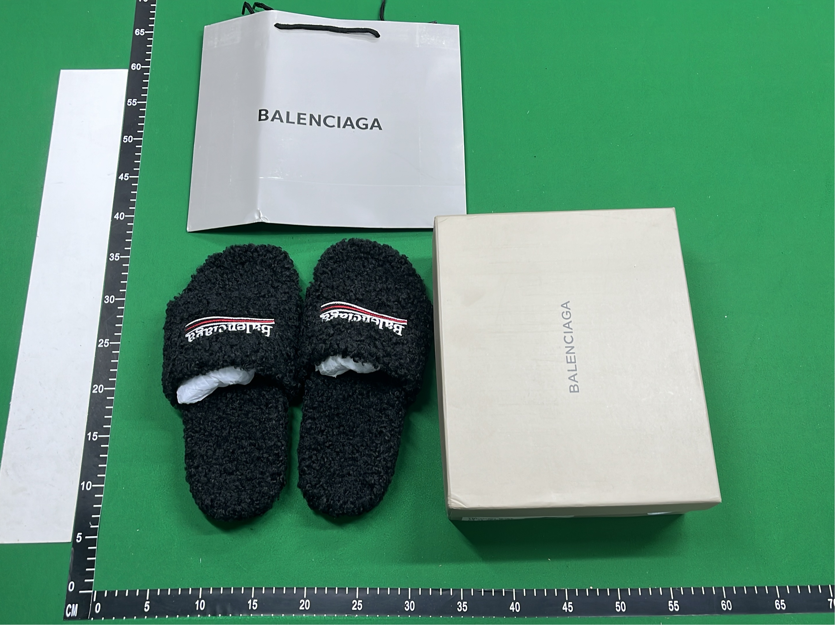 Soft Fuzzy Slippers for Men and Women - Comfortable Indoor Wear