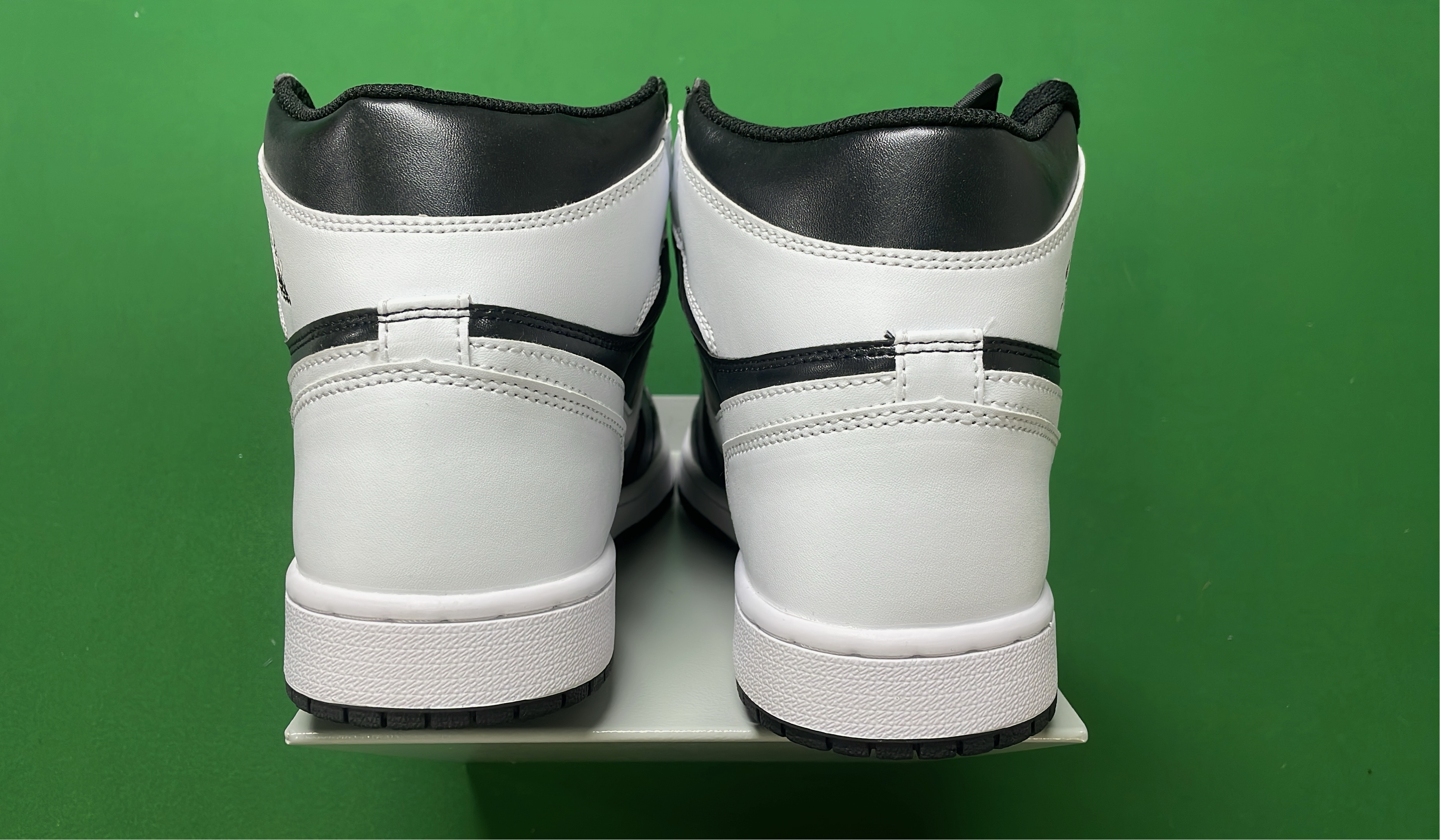 Air Jordan 1 High OG Sneakers Collection