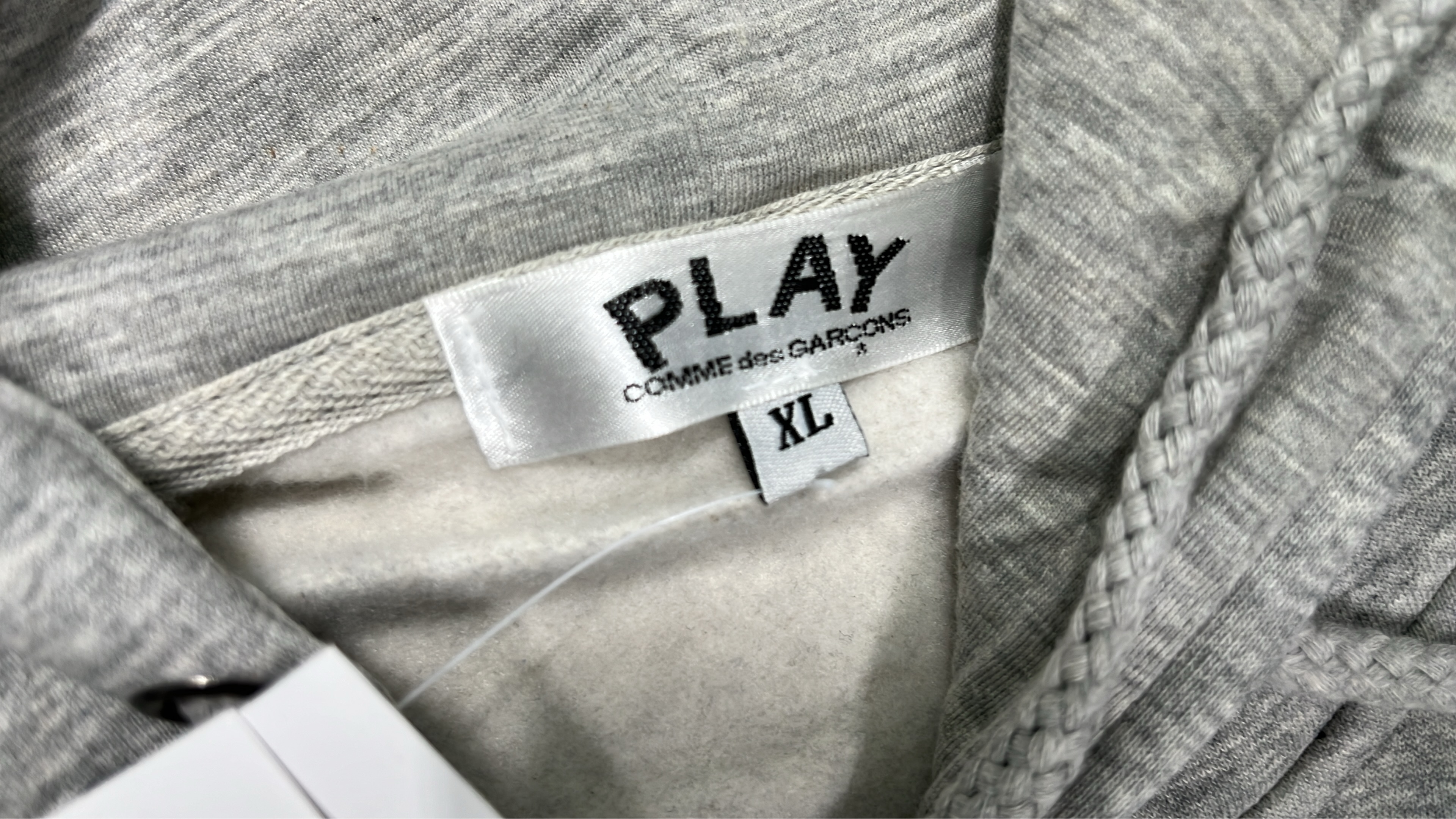 Black Hoodie Sweatshirt - Casual Wear for Men and Women