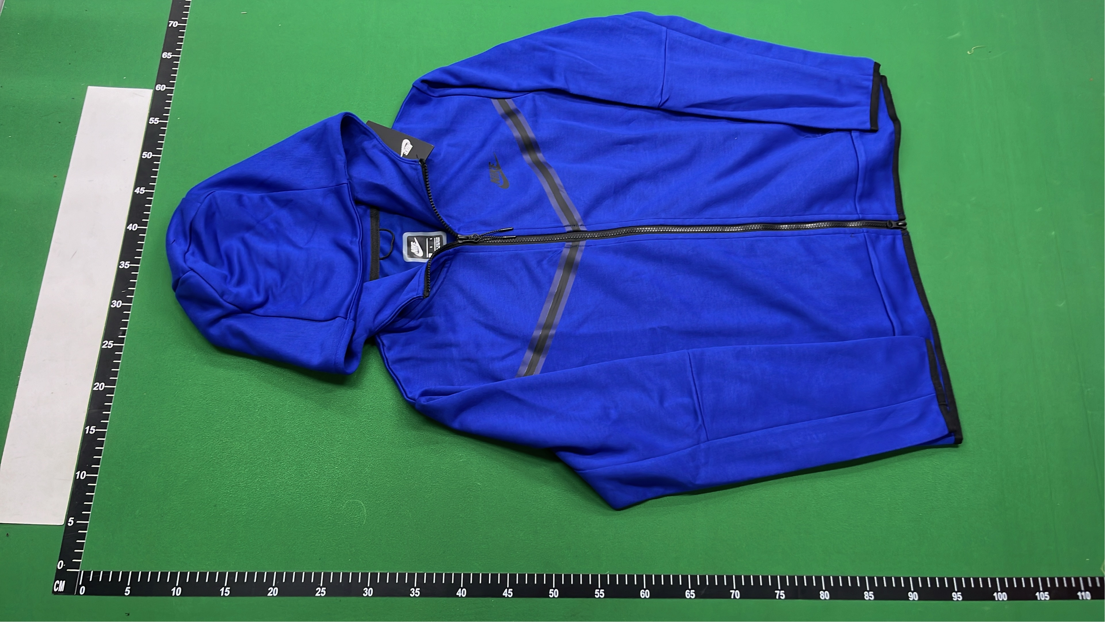 Nike Blue Hooded Jacket for Men - Lightweight Athletic Wear