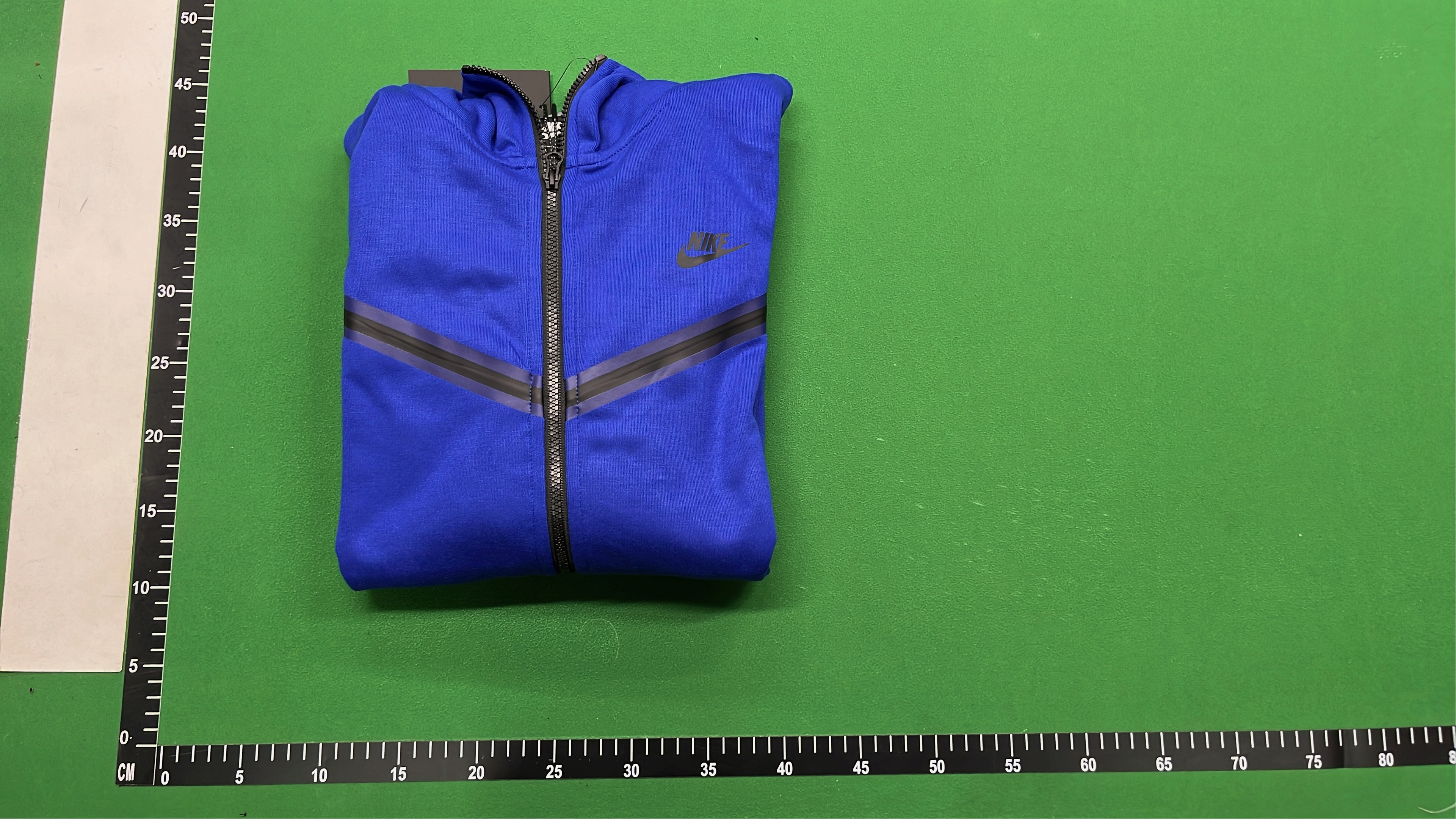 Nike Blue Hooded Jacket for Men - Lightweight Athletic Wear
