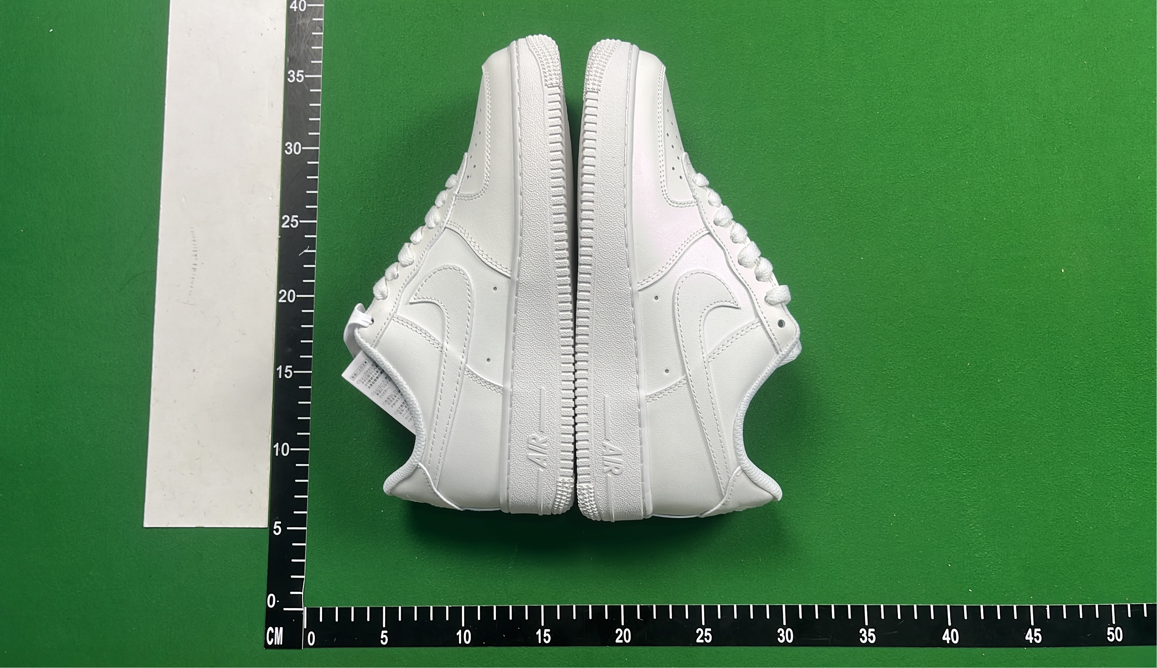Nike Air Force 1 Low Supreme Collaboration Sneakers
