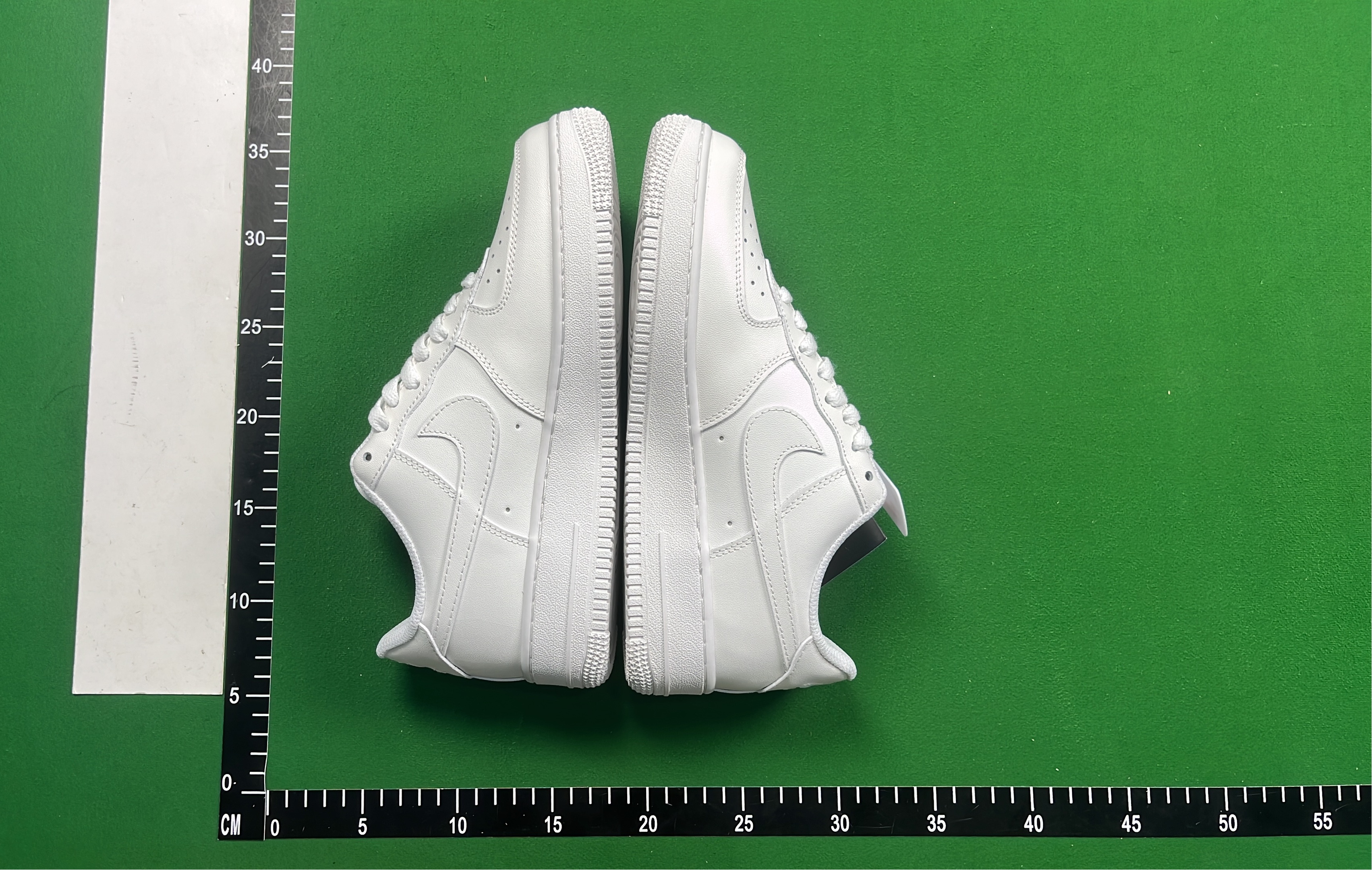 Nike Air Force 1 Low Supreme Collaboration Sneakers