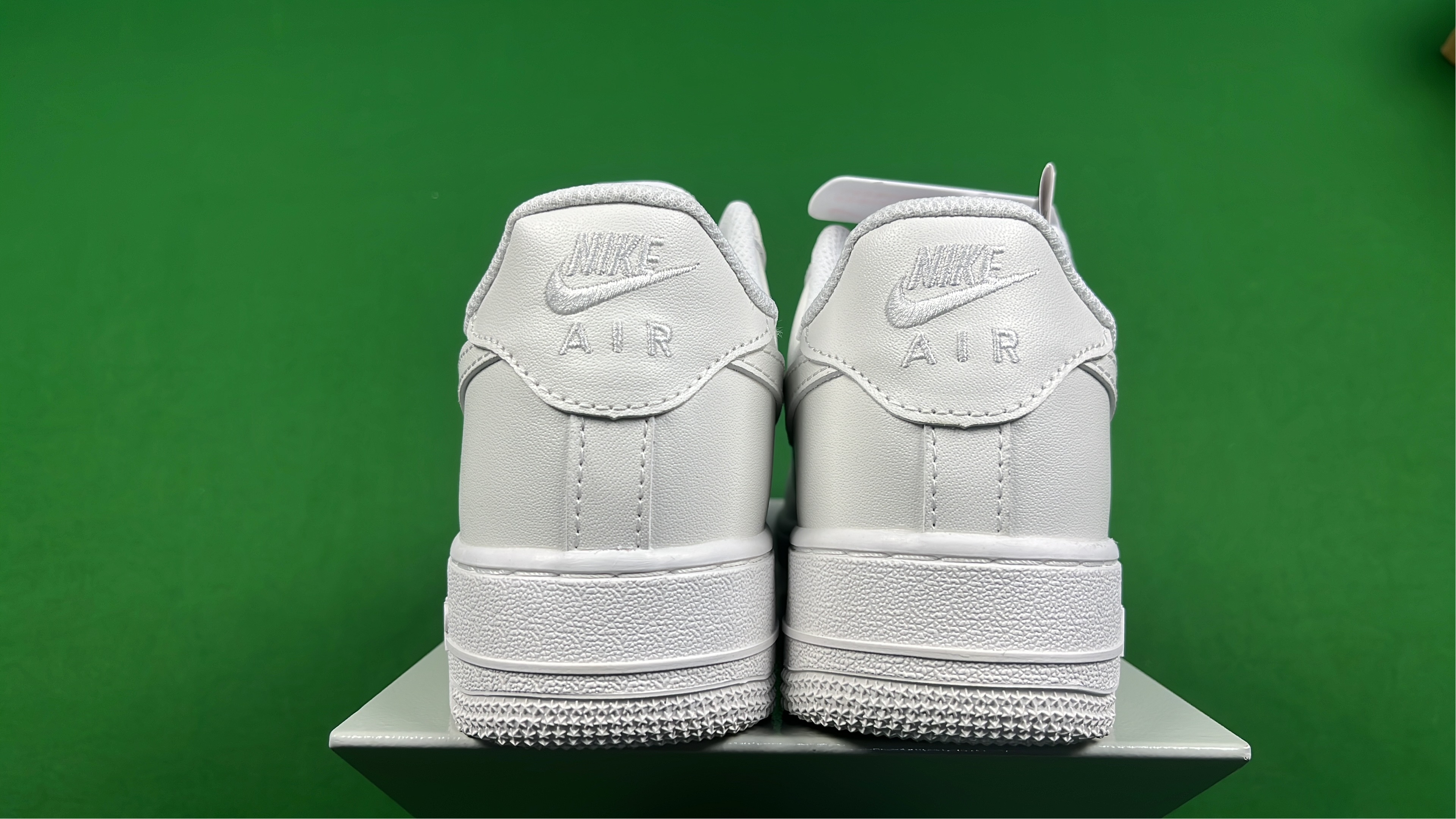 Nike Air Force 1 Low Supreme Collaboration Sneakers