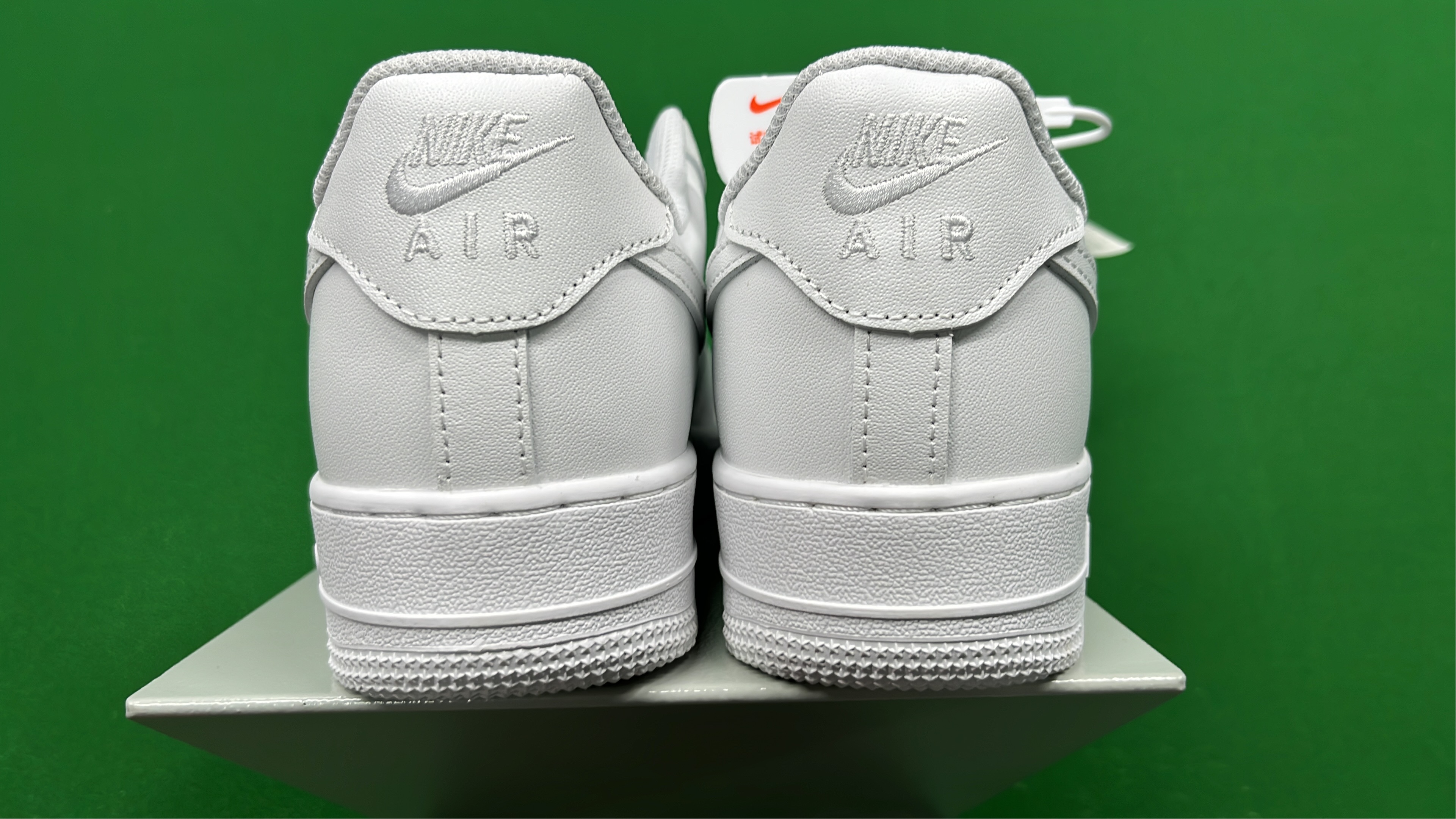 Nike Air Force 1 Low Supreme Collaboration Sneakers