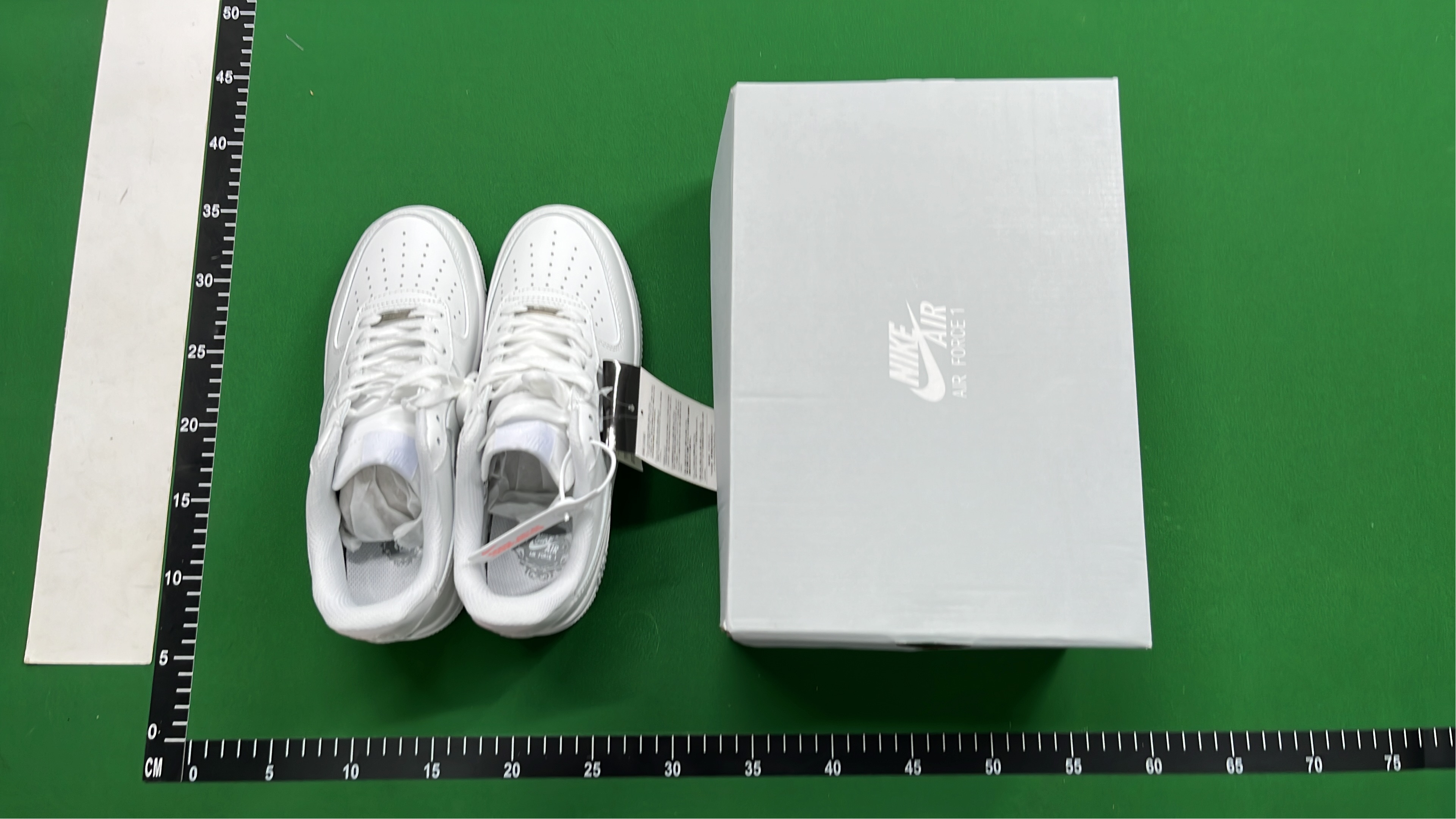 Nike Air Force 1 Low Supreme Collaboration Sneakers