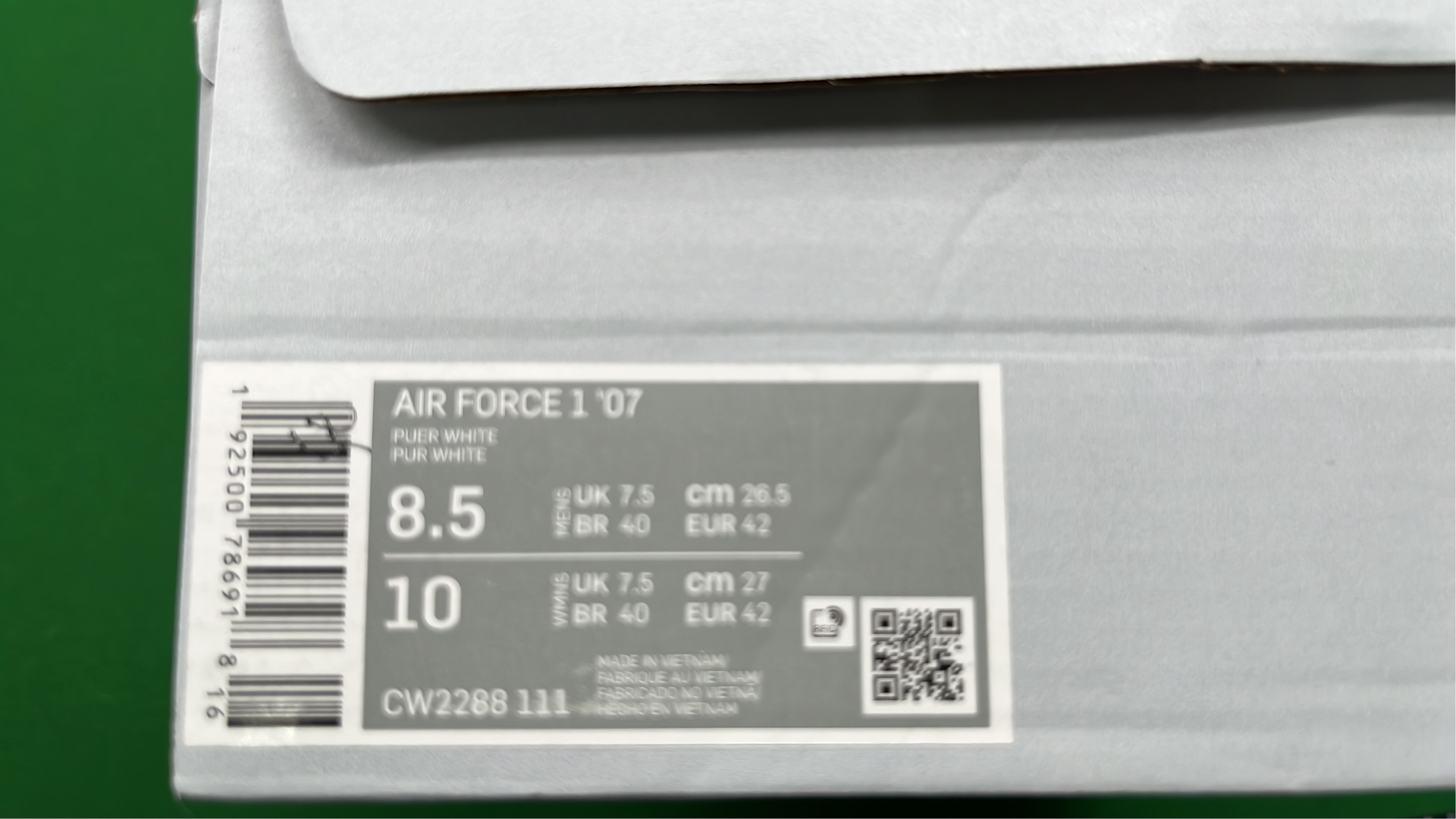 Nike Air Force 1 Low Supreme Collaboration Sneakers