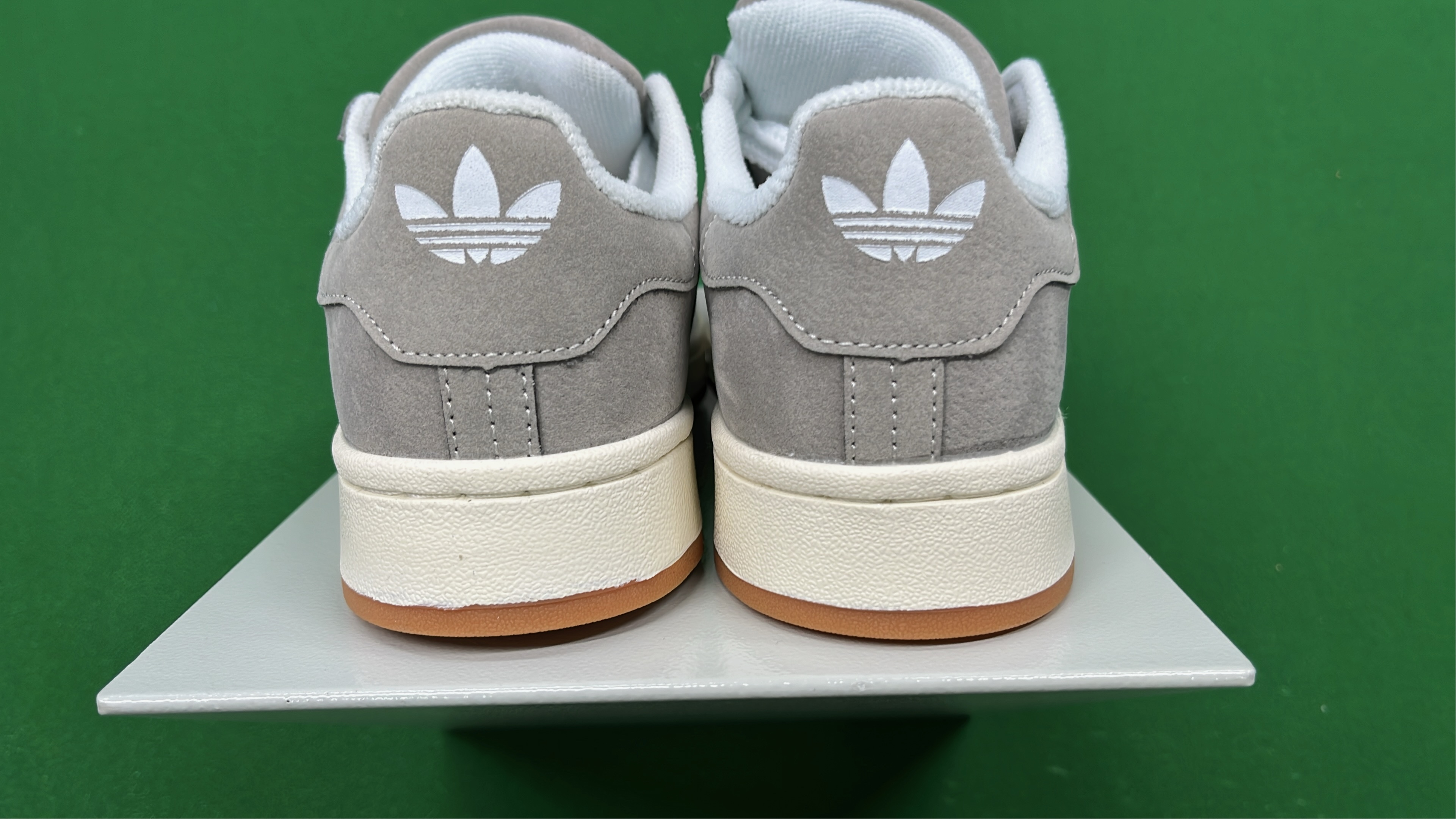 Adidas Campus Sneakers - Classic Style for Men and Women