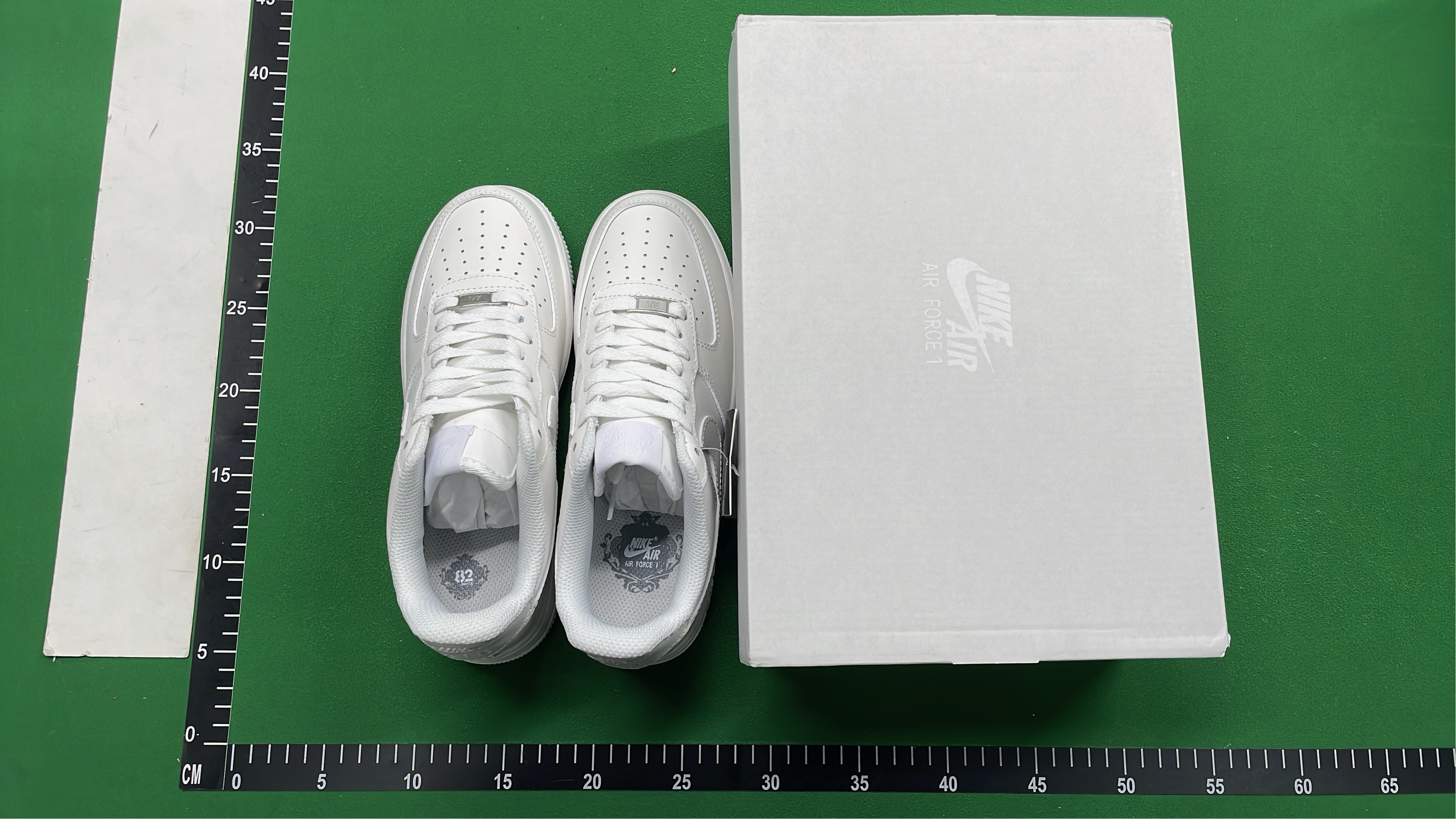 Nike Air Force 1 Low Supreme Collaboration Sneakers