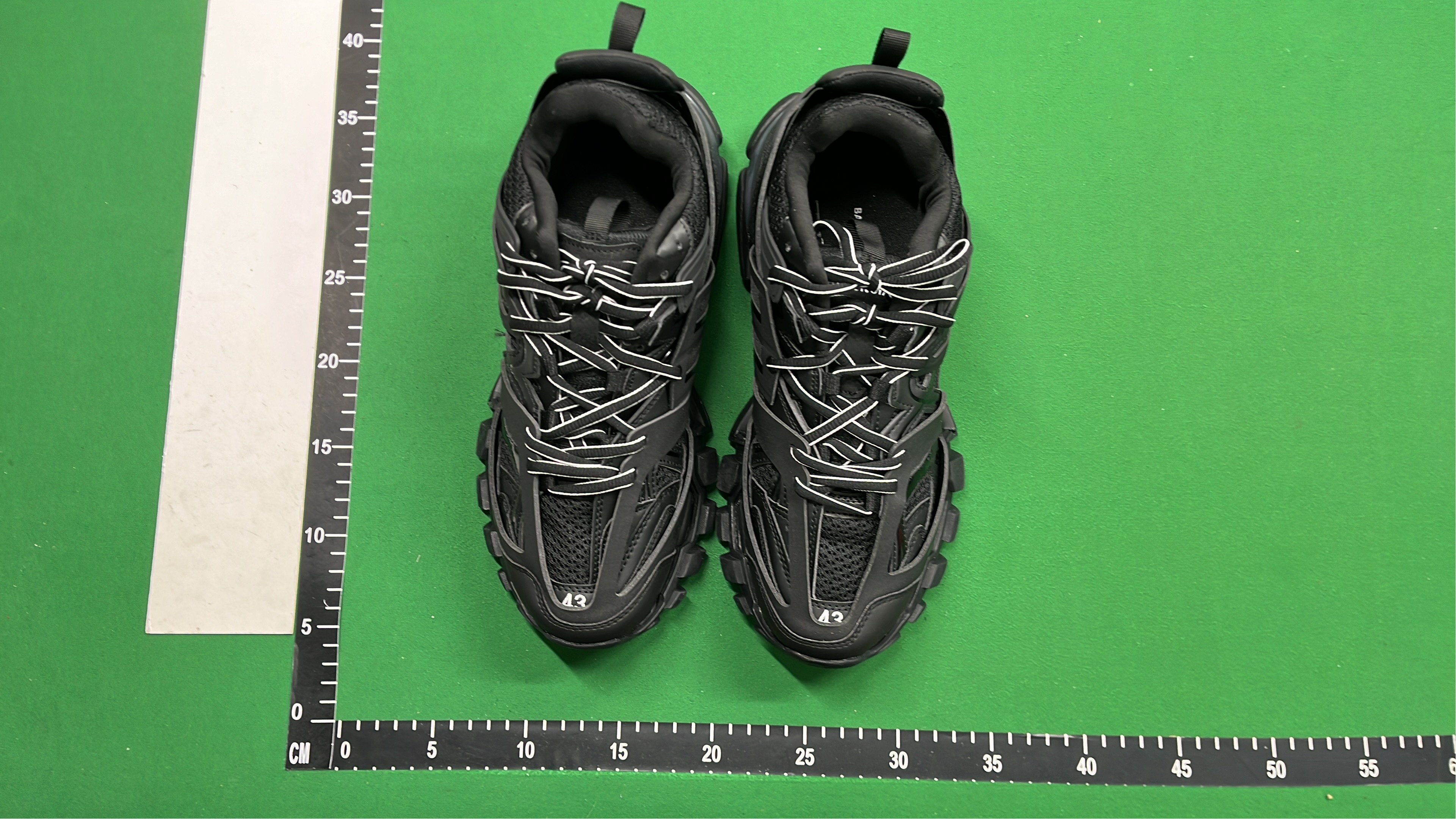 Balenciaga Triple S Sneakers - Trendy Fashion Trainers for Men and Women