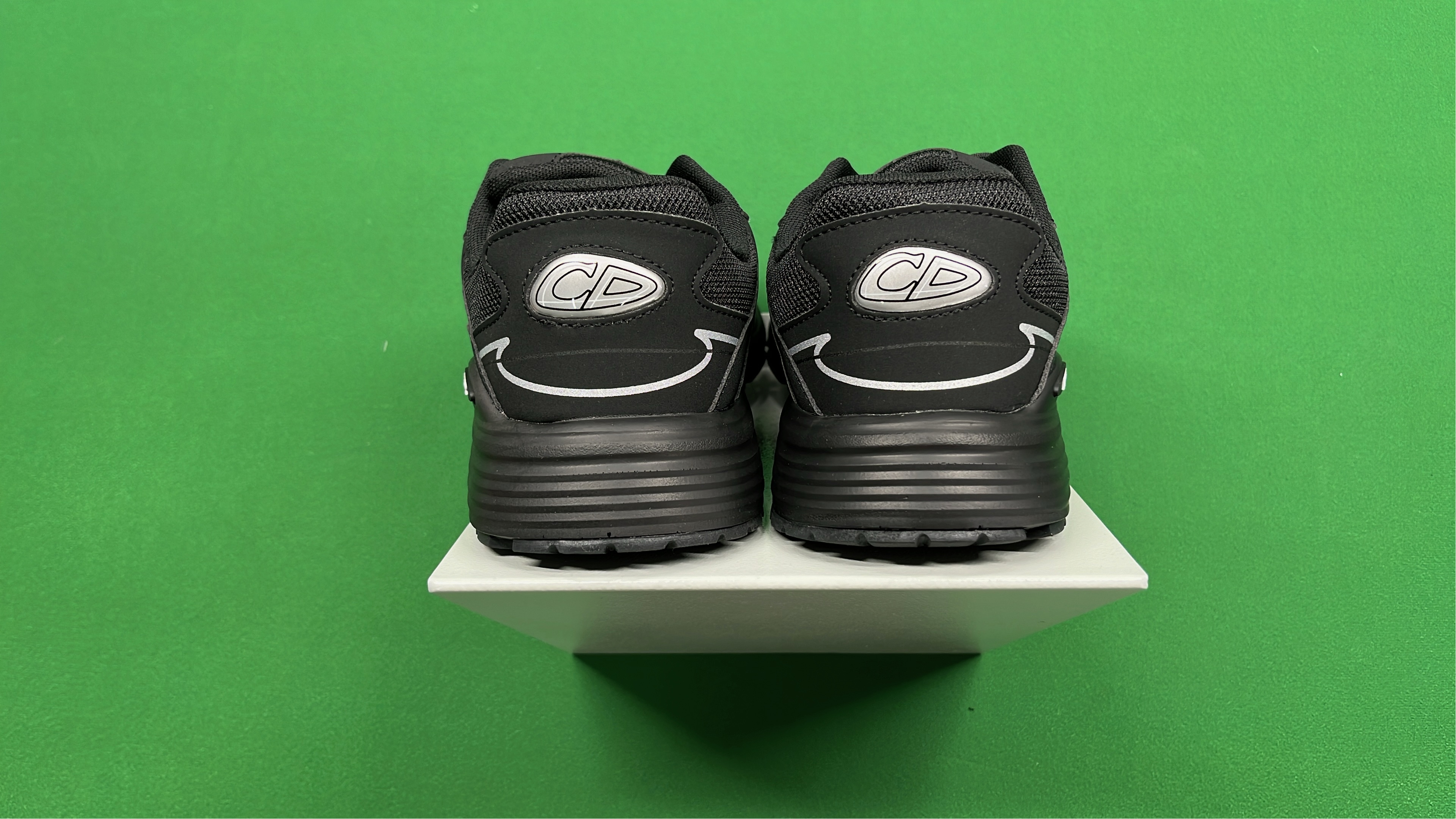Dior CD Sneakers - Fashionable Sporty Shoes for Men and Women