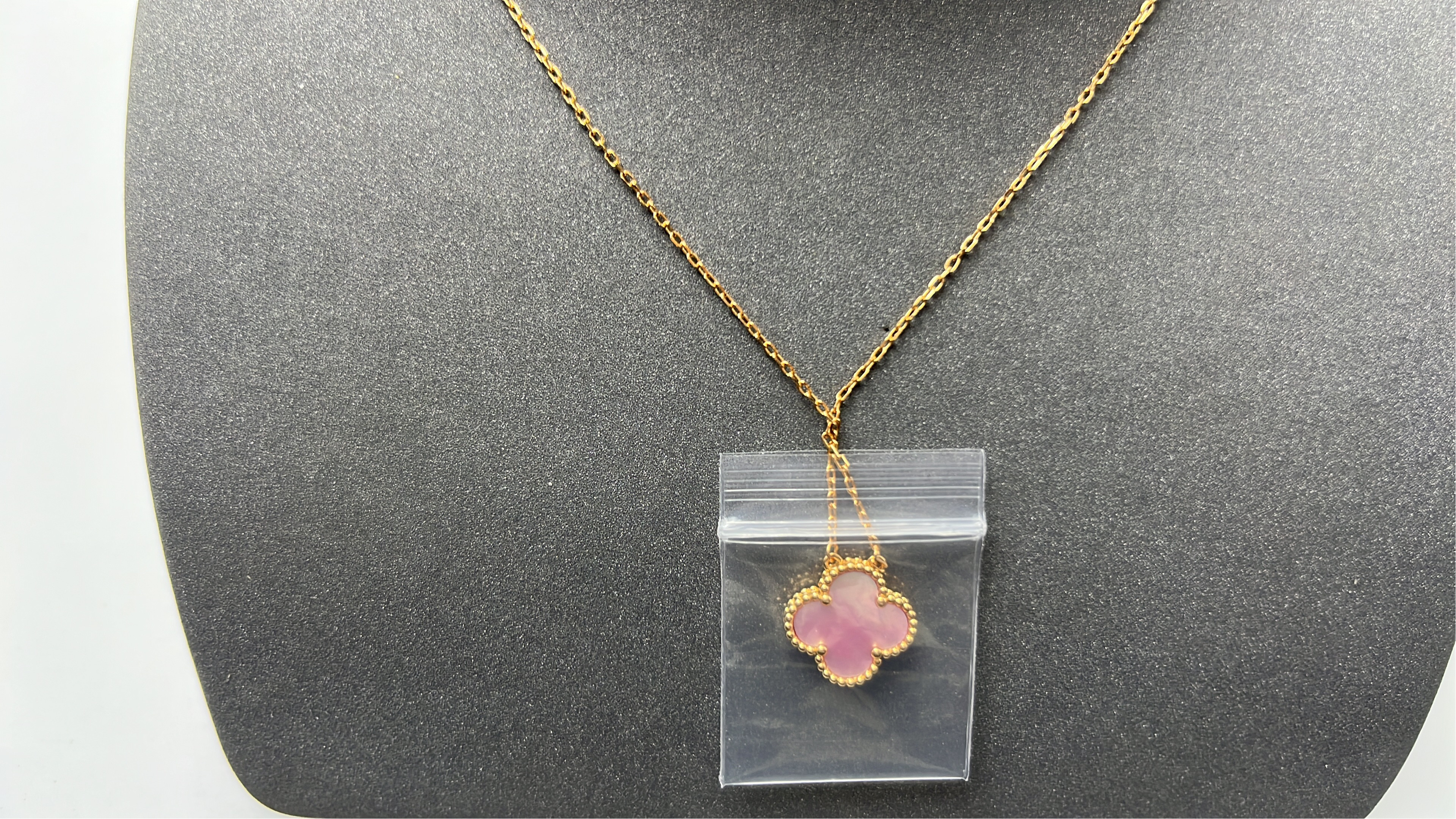 Alhambra Pink Mother-of-Pearl Necklace in Rose Gold