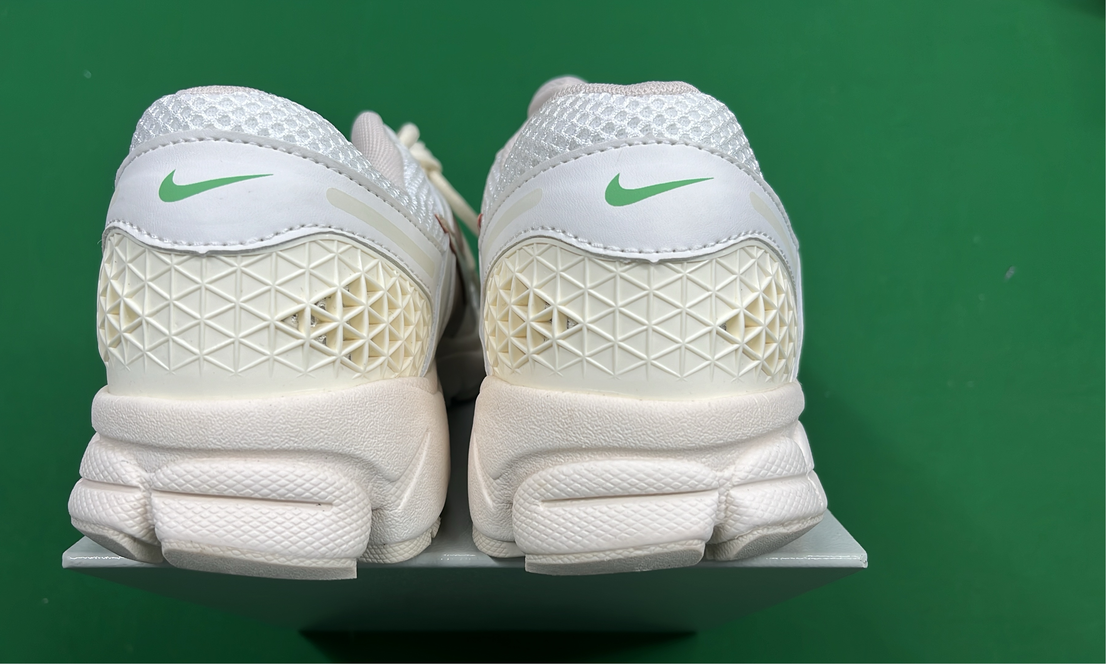 Nike Zoom Vomero 5 Running Shoes - Men's Athletic Sneakers