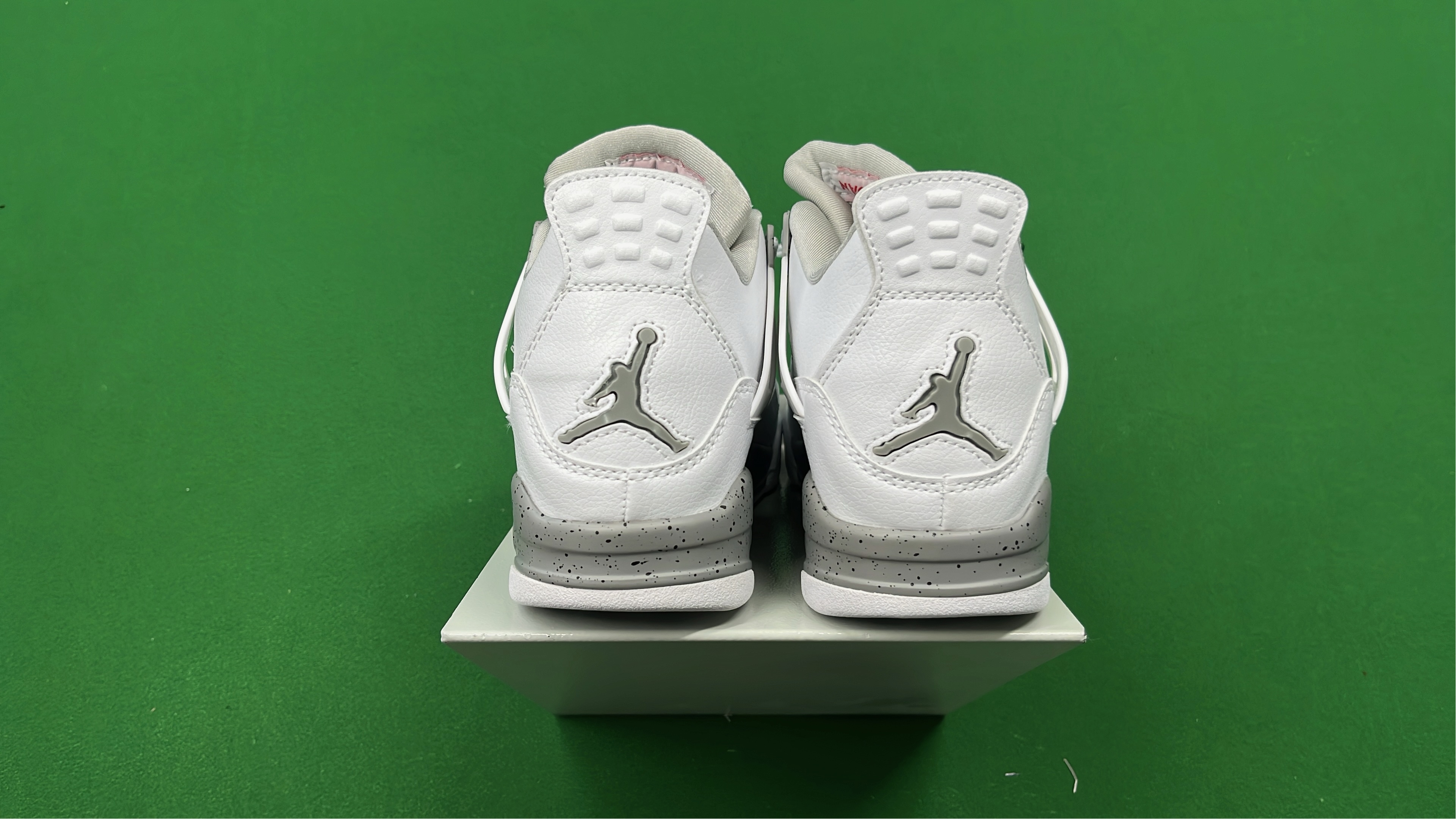 Air Jordan 4 Retro Sneakers - Classic Basketball Shoes