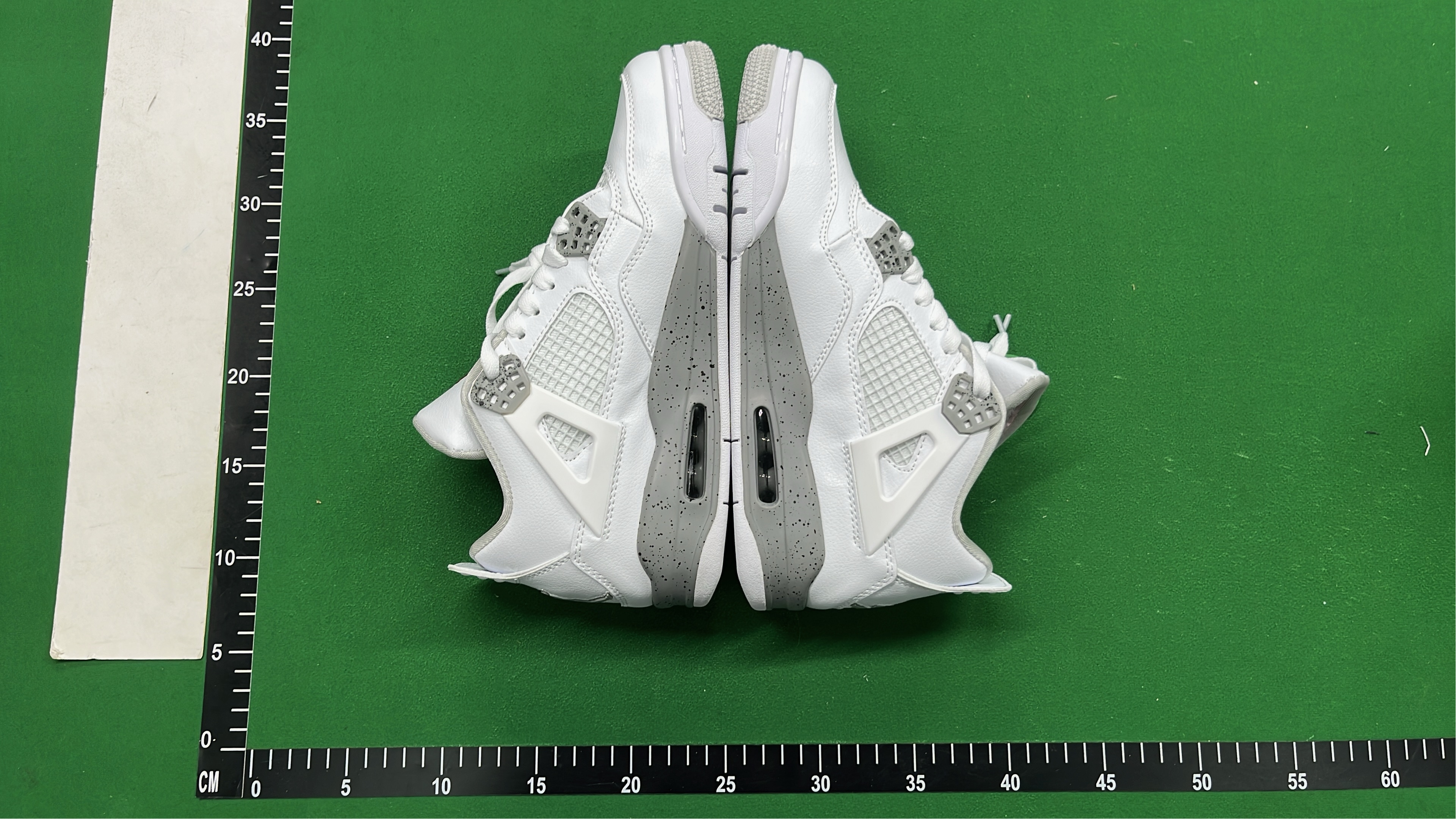 Air Jordan 4 Retro Sneakers - Classic Basketball Shoes