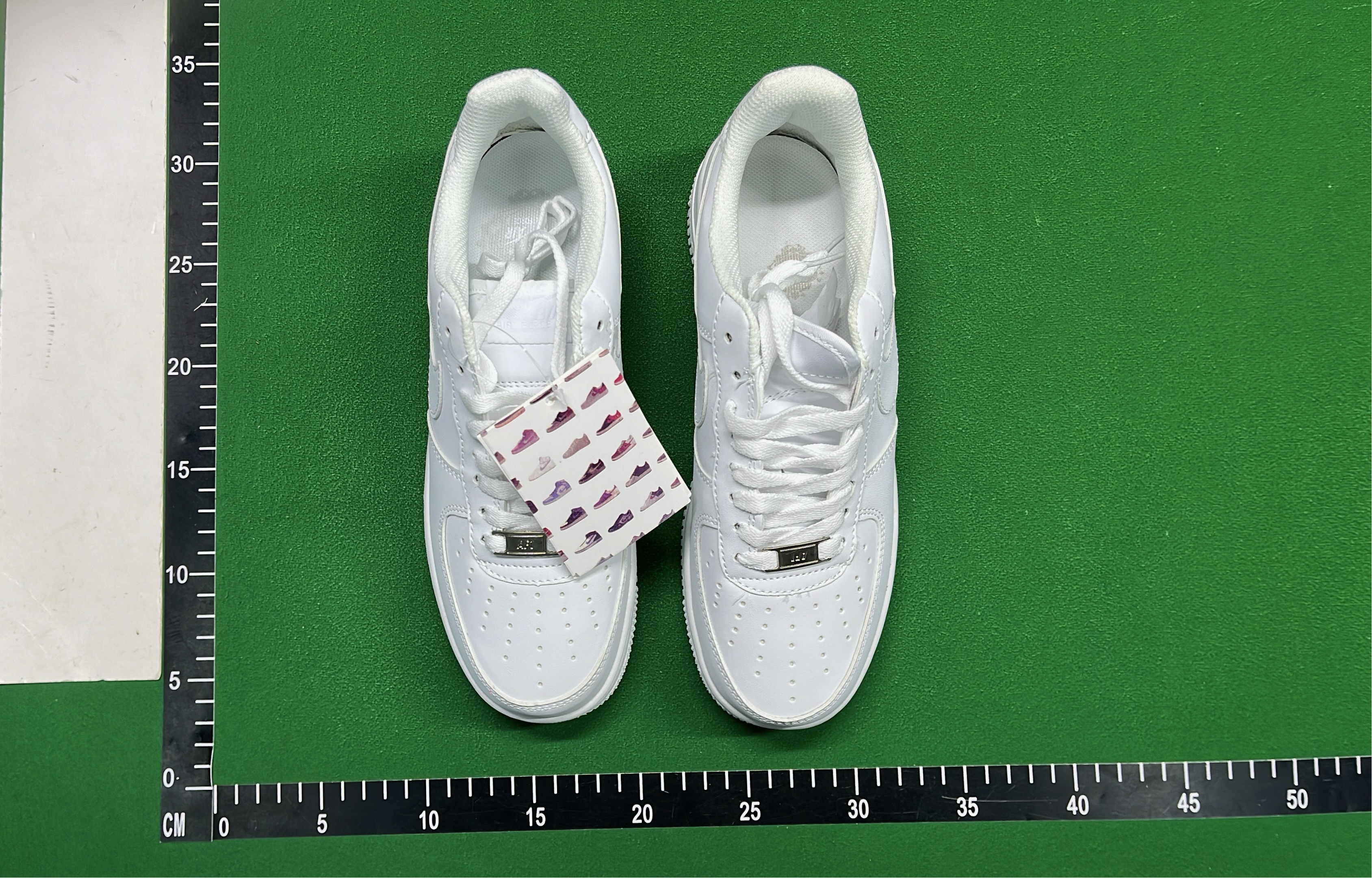 Nike Air Force 1 Low Supreme Collaboration Sneakers