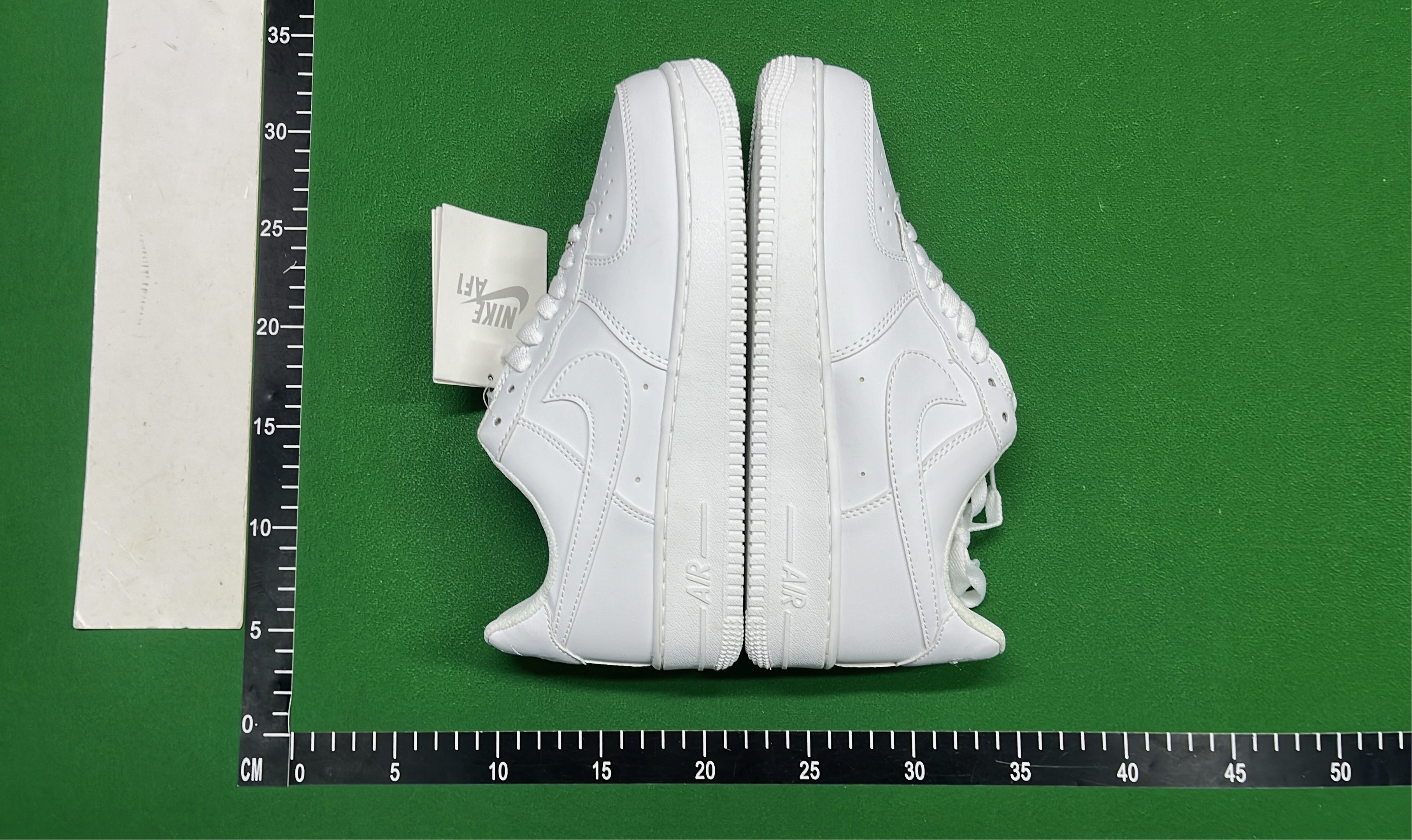 Nike Air Force 1 Low Supreme Collaboration Sneakers