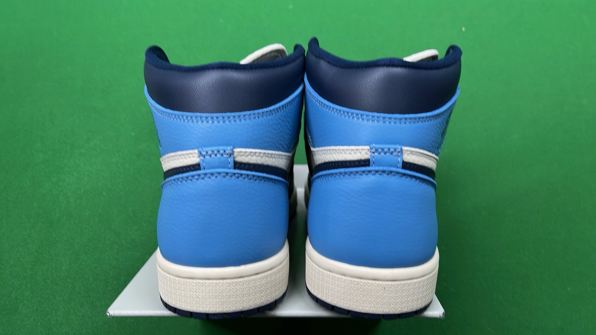Air Jordan 1 High OG Sneakers - Classic Basketball Shoes