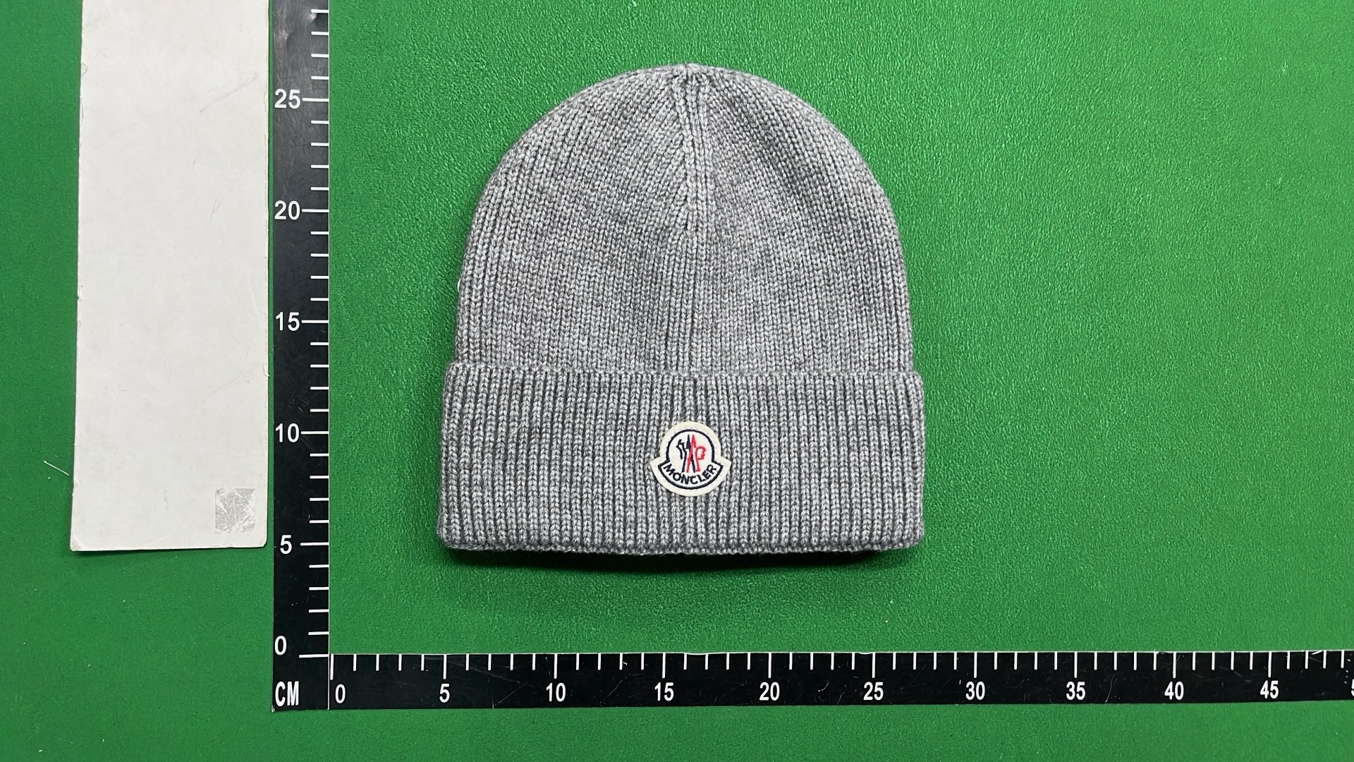 monclar beanie Hat  in the Best OopBuy Spreadsheet QC photos