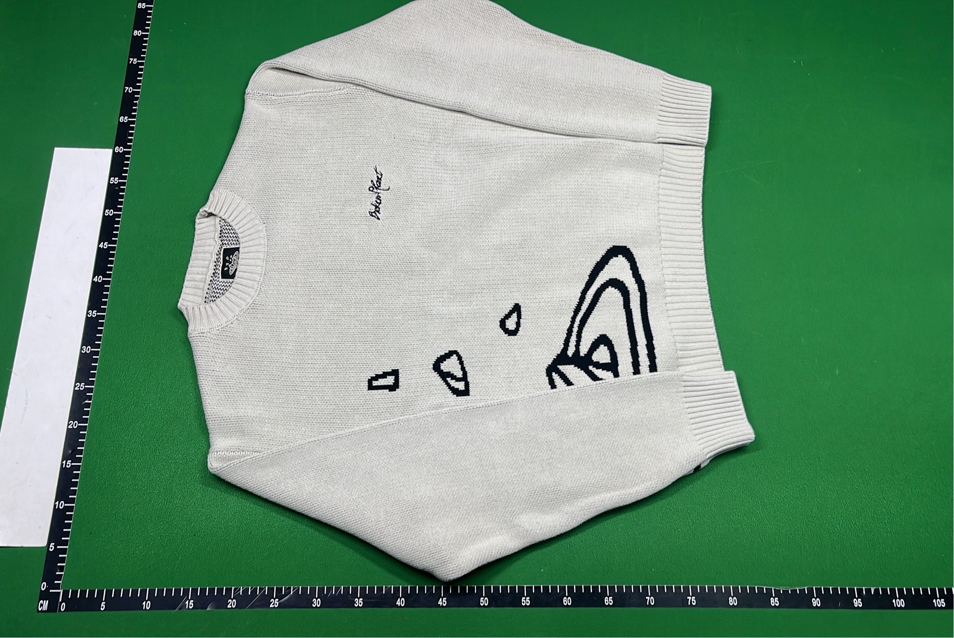 Abstract Print Crewneck Sweater - Minimalist Art Design
