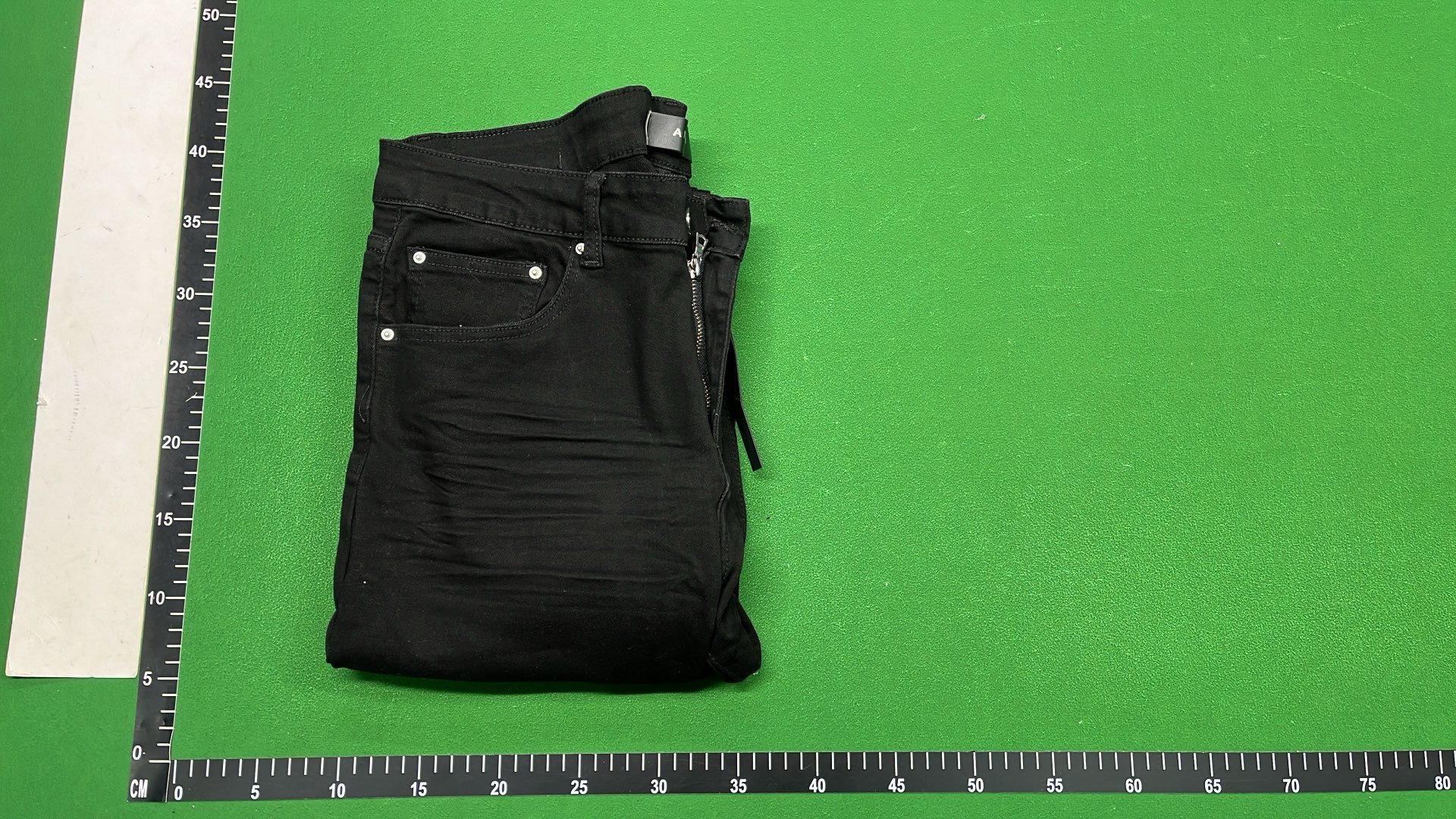 Ripped Distressed Denim Jeans for Men - Fashionable Streetwear Pants