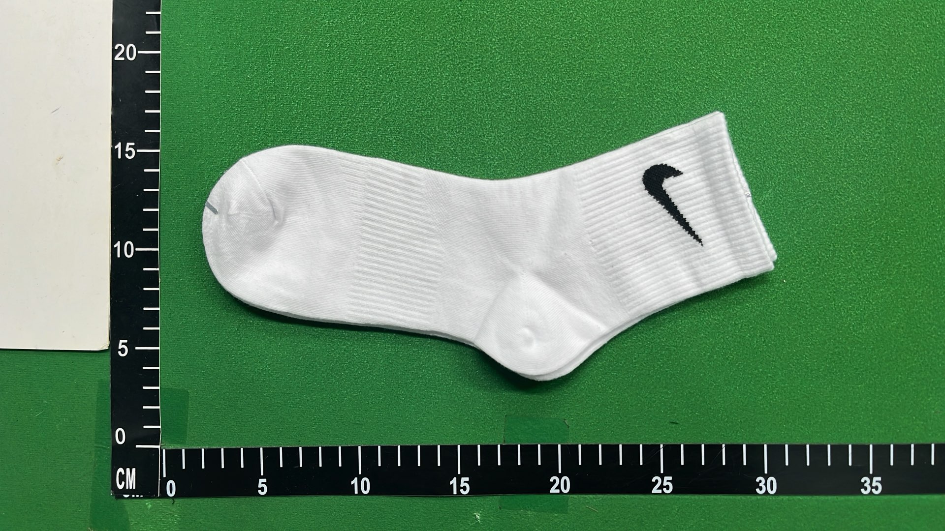 Nike Everyday Socks - White & Black Ankle Socks for Men Women