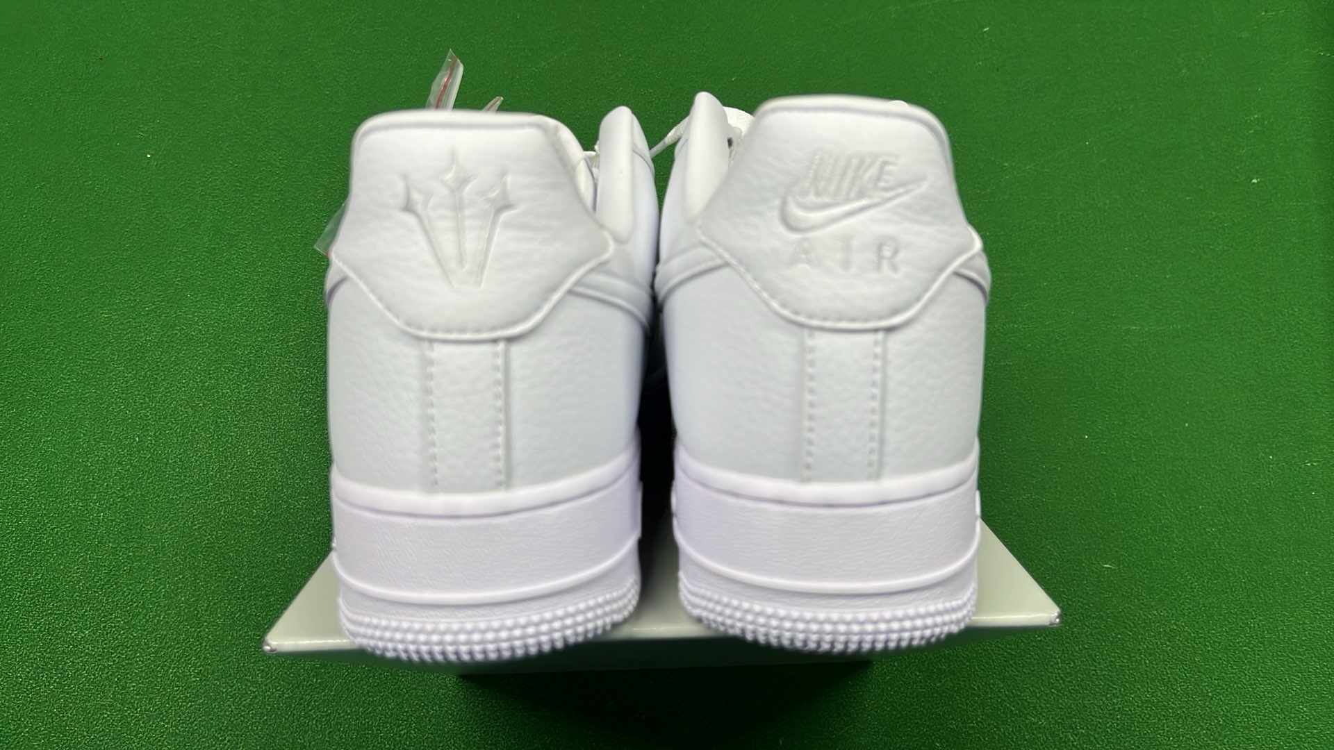 White Low-Top Sneakers Made by CSJ - Classic Leather Design