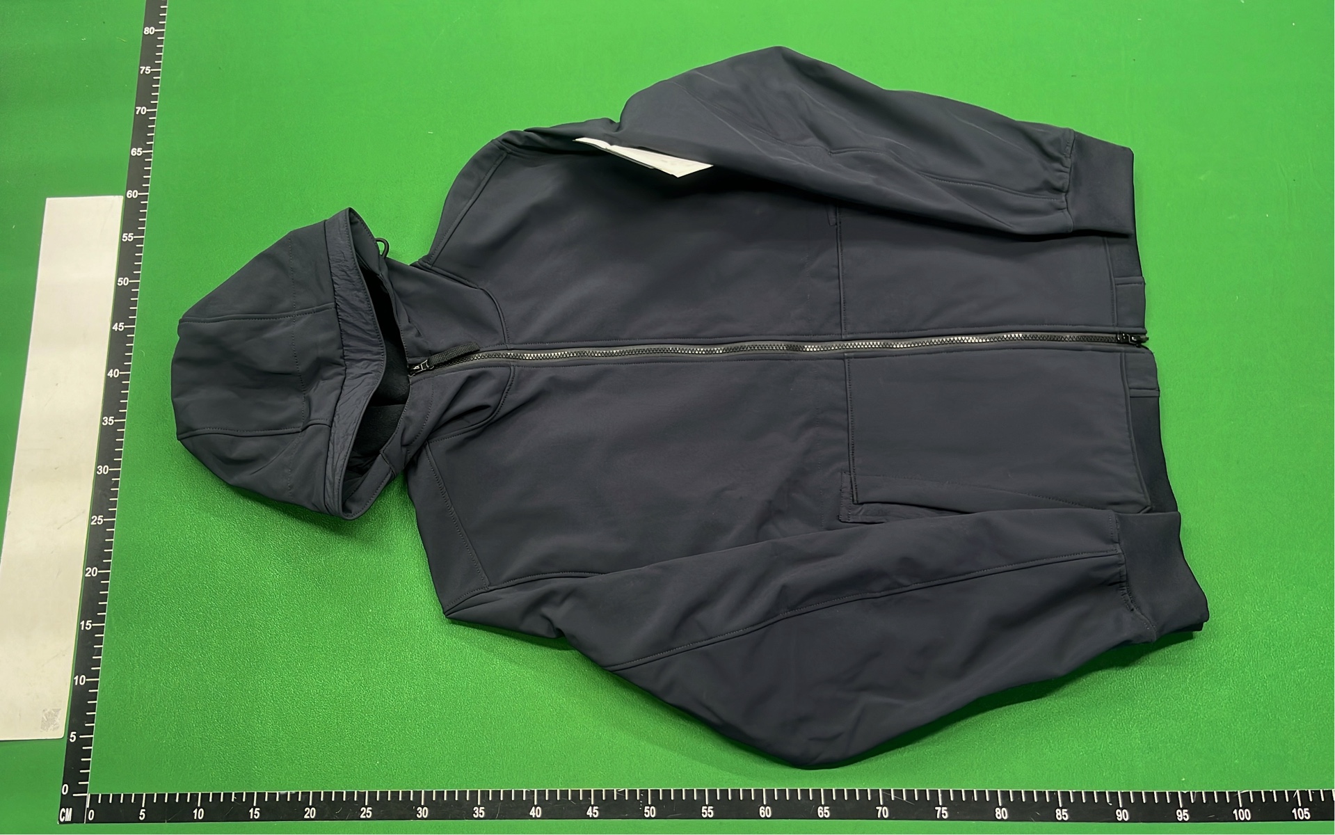 Men's Dark Blue Hooded Zip-Up Jacket with Front Pockets