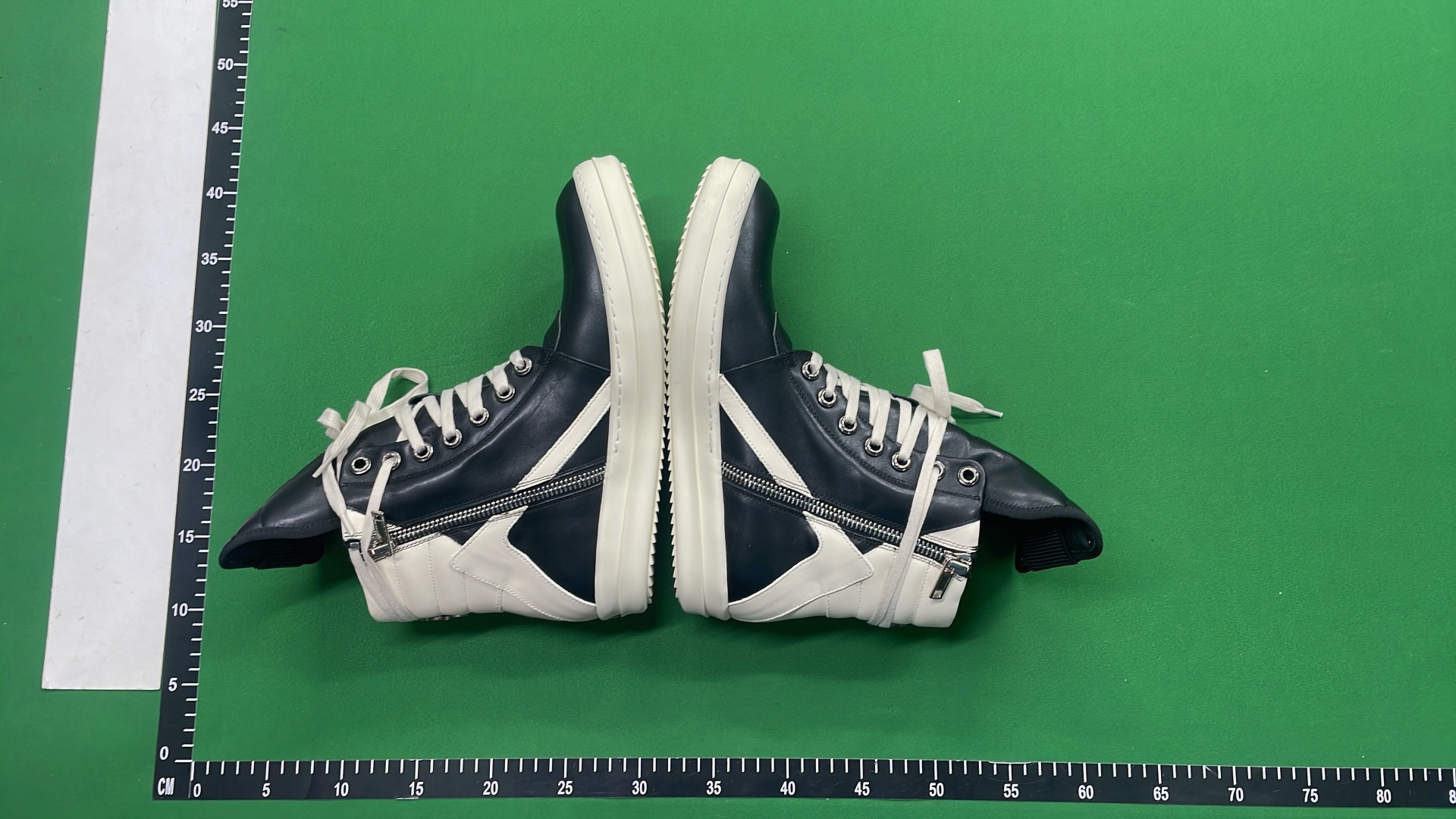 Thr3adz Essentials Black & White Sneakers - Urban Street Style