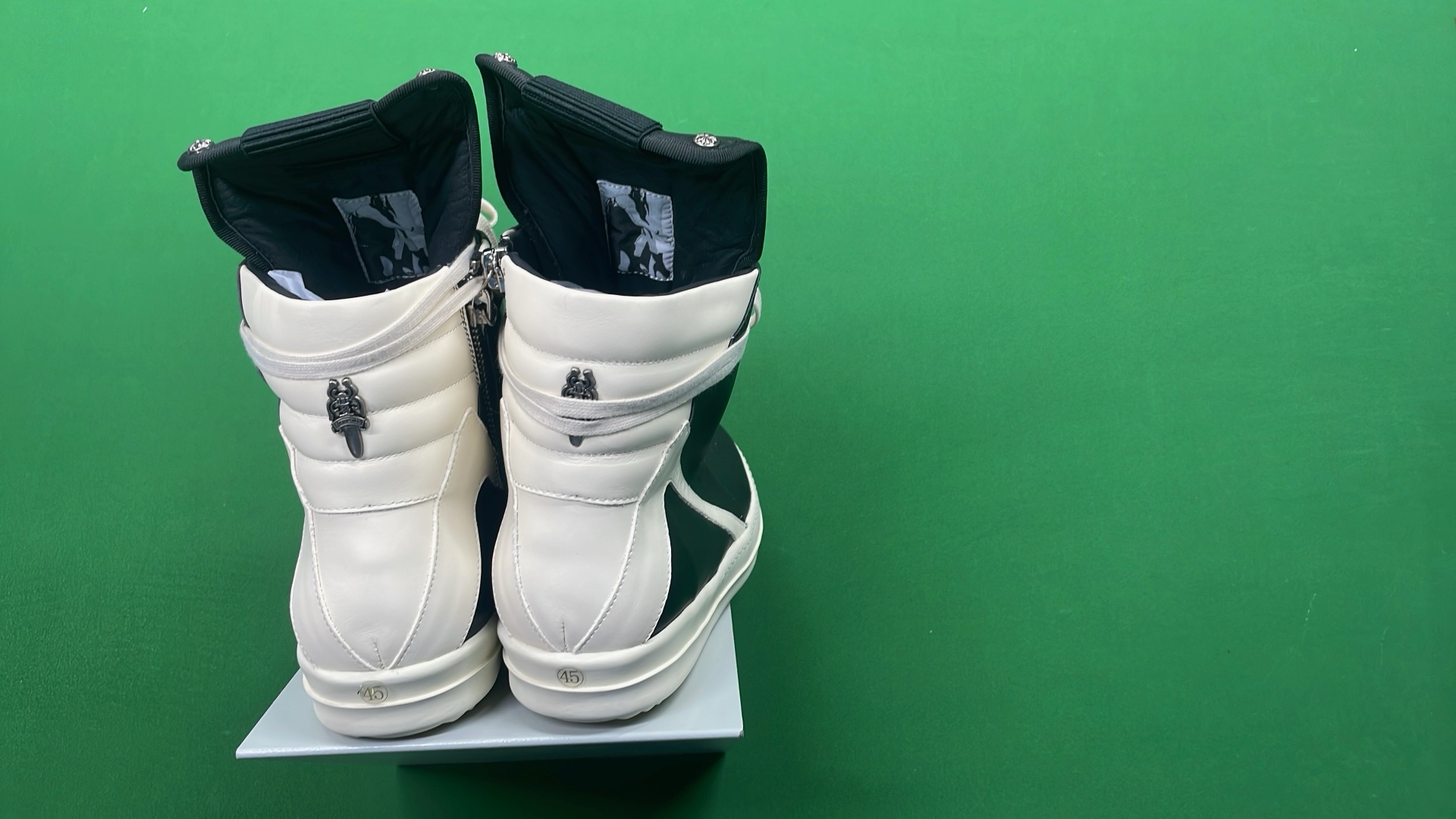 Thr3adz Essentials Black & White Sneakers - Urban Street Style