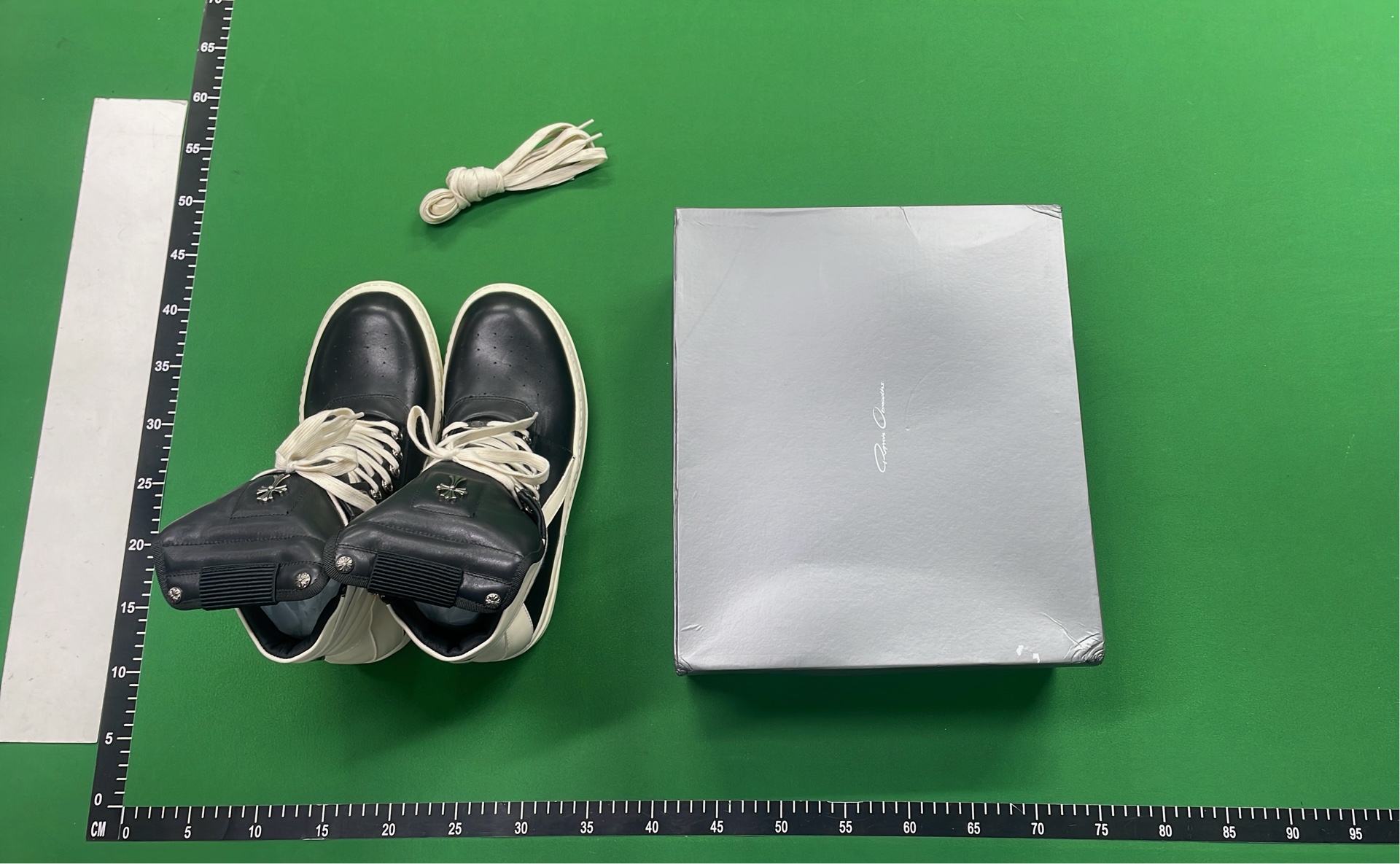 Thr3adz Essentials Black & White Sneakers - Urban Street Style